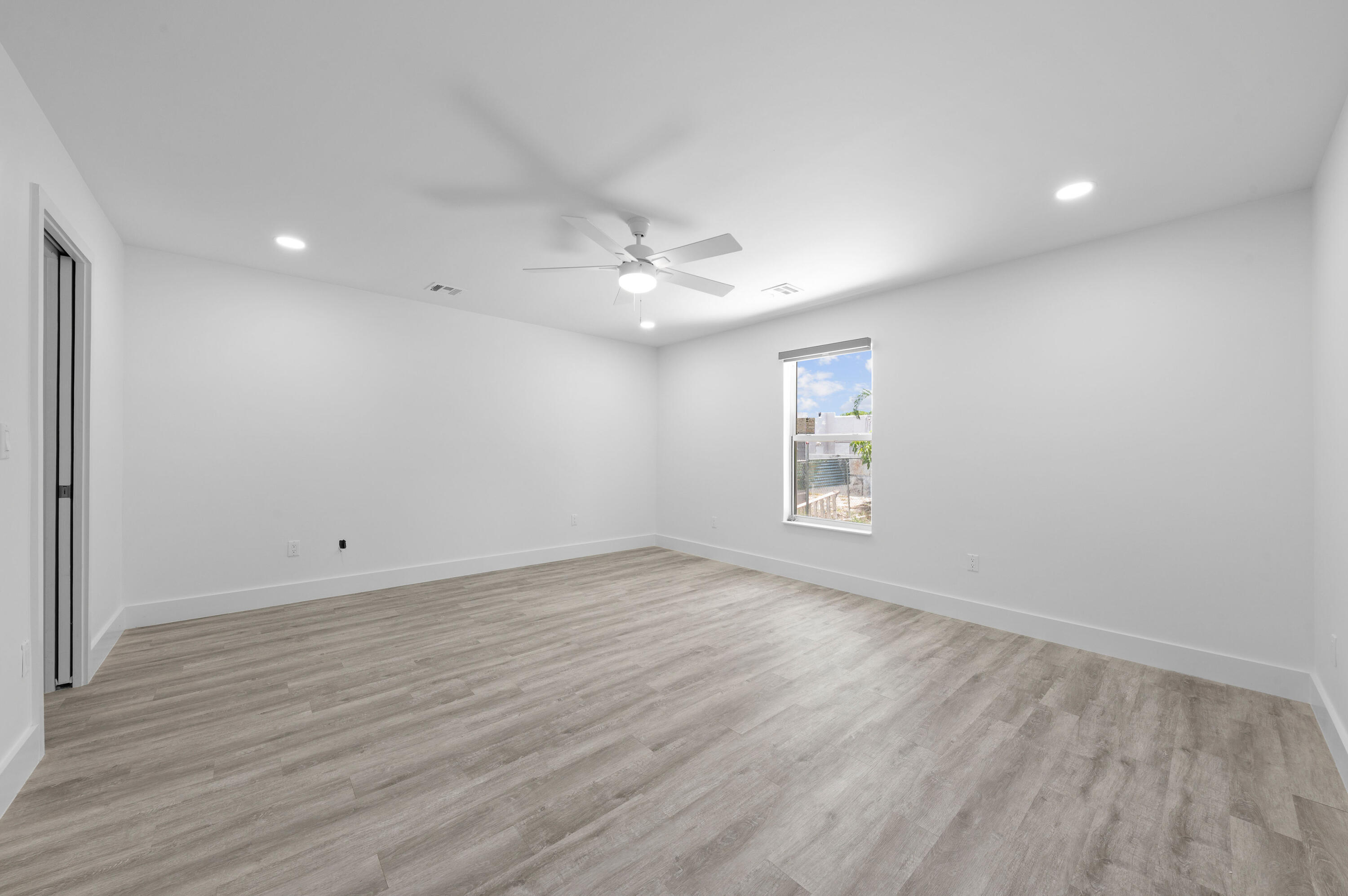 GARDENS THE IN - Residential Lease