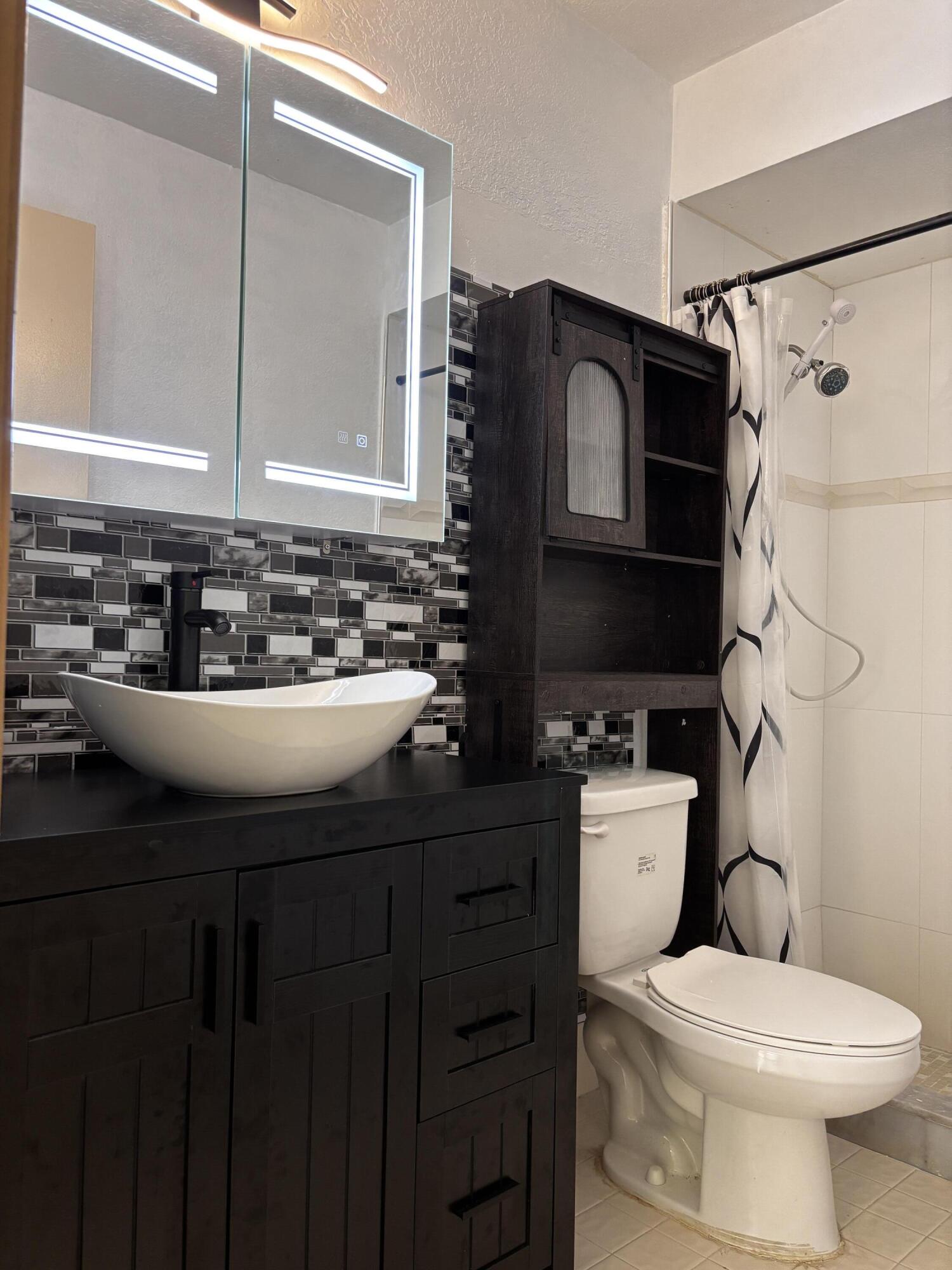 VALENCIA EST - Residential Lease