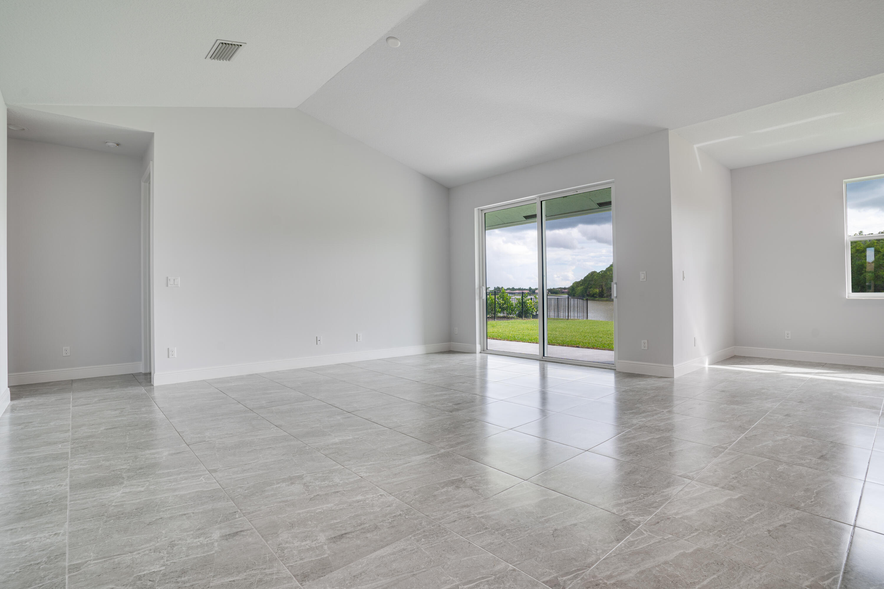 SAWGRASS LAKES PHASE 3A - Residential