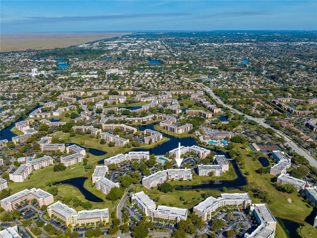 SUNRISE LAKES - Residential