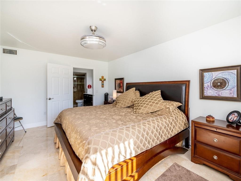 SUNRISE LAKES - Residential
