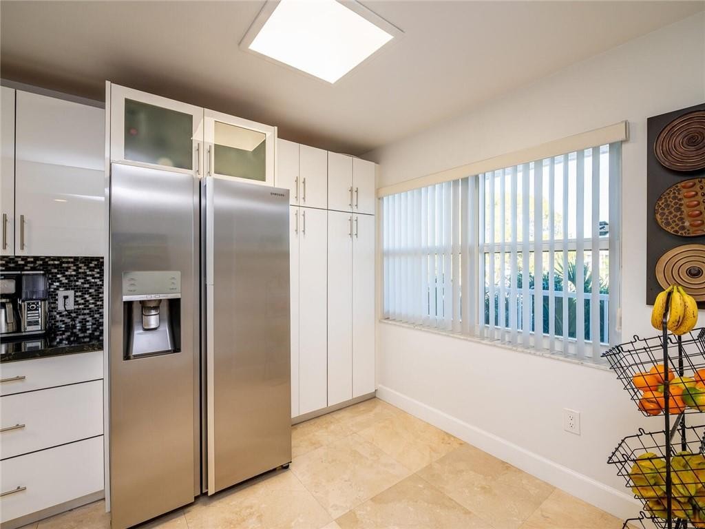 SUNRISE LAKES - Residential