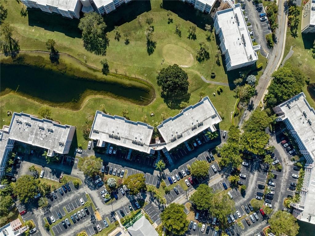 SUNRISE LAKES - Residential