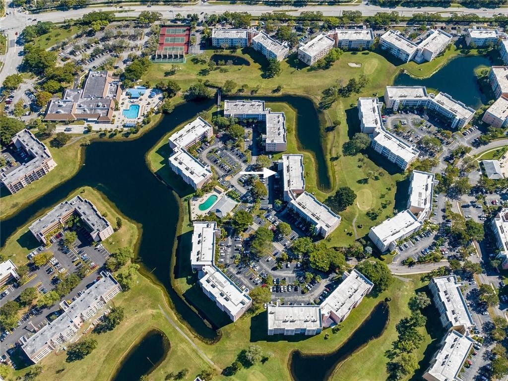 SUNRISE LAKES - Residential