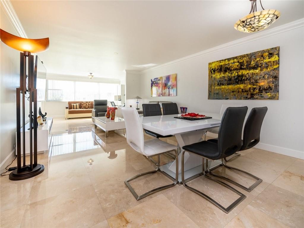 SUNRISE LAKES - Residential