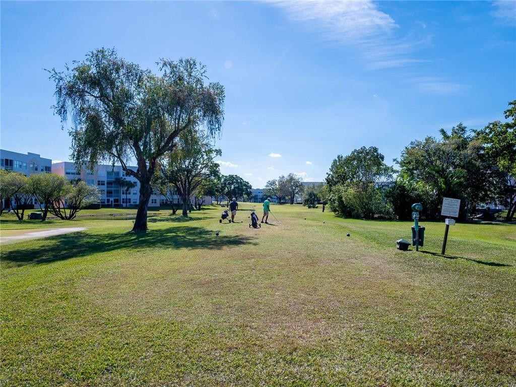 SUNRISE LAKES - Residential