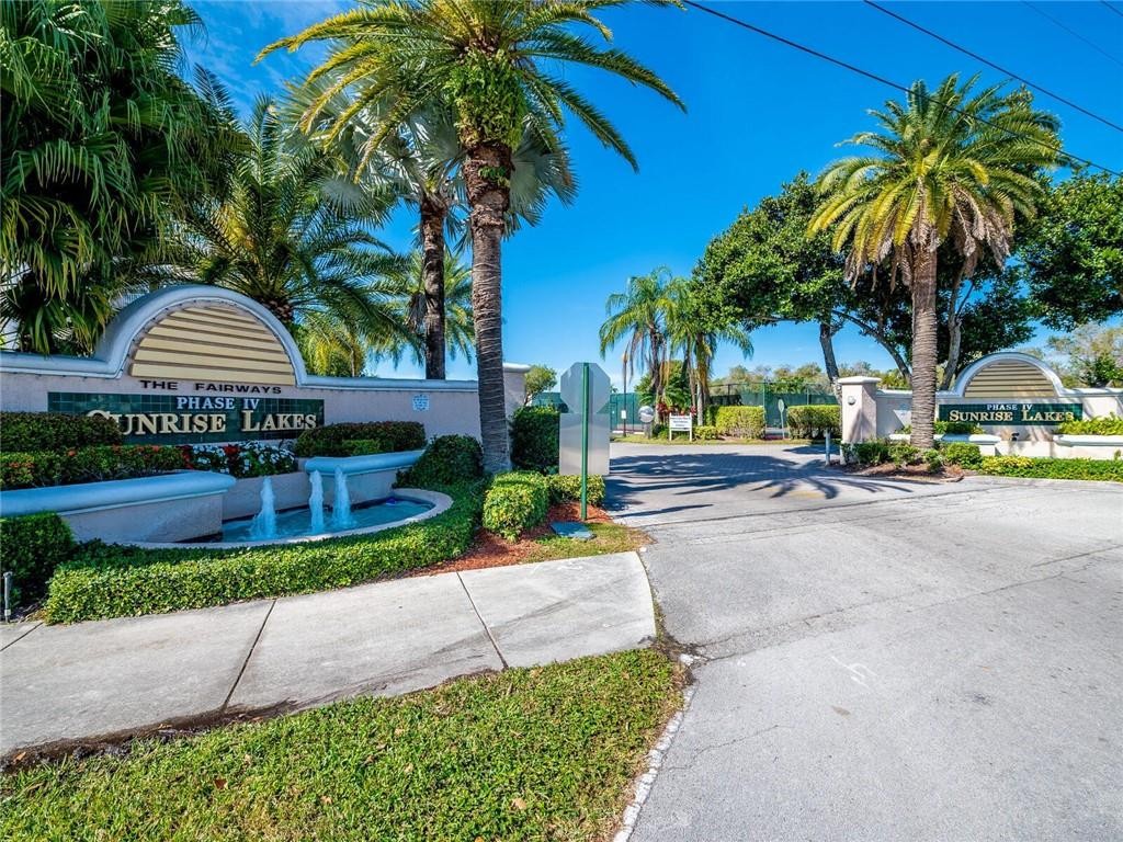 SUNRISE LAKES - Residential
