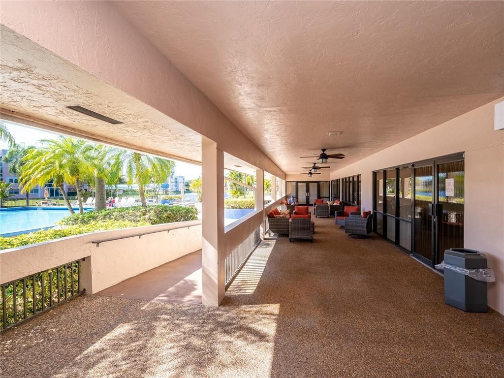 SUNRISE LAKES - Residential