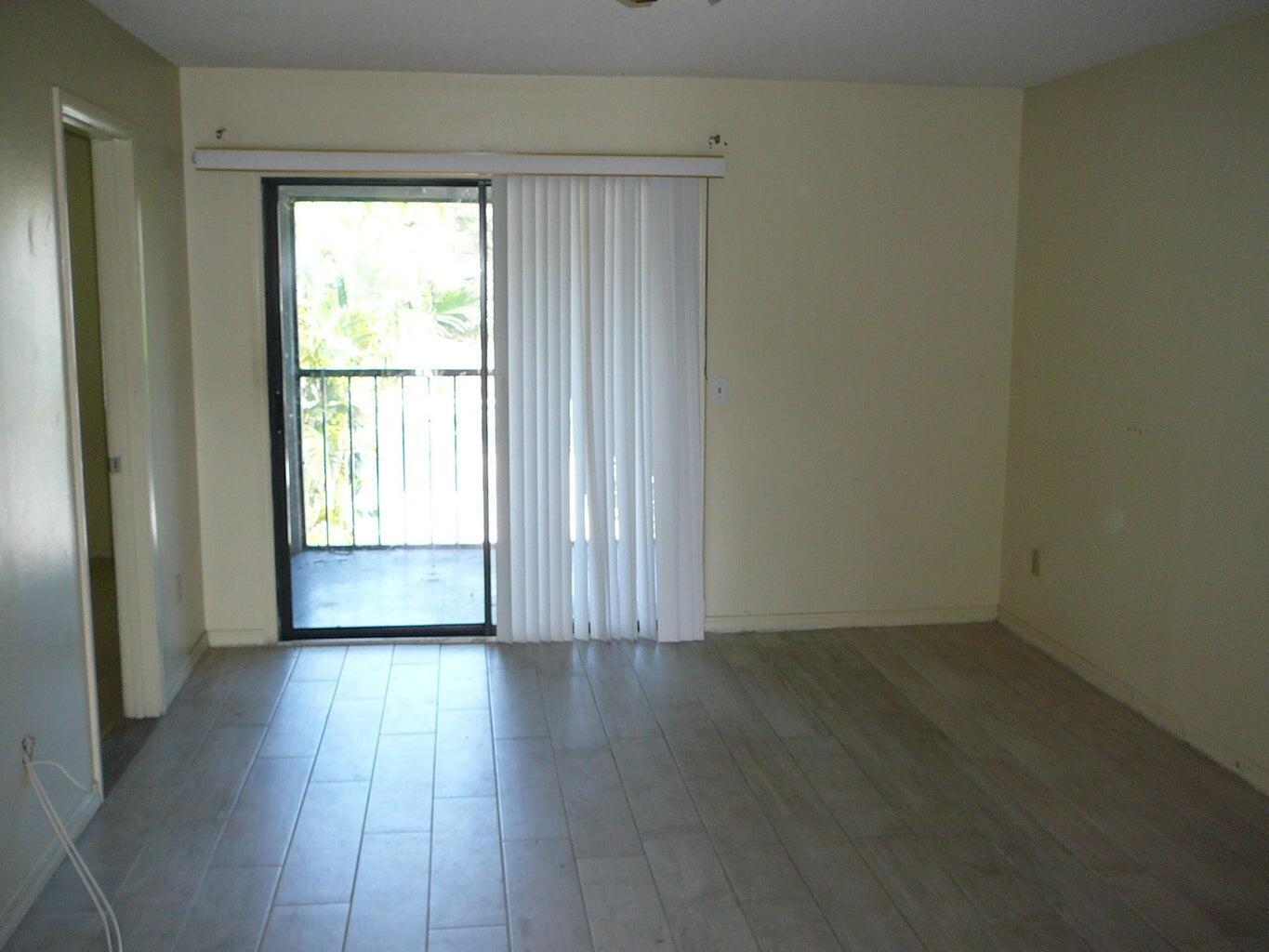THE HEMINGWAY, A CONDOMINIUM - Residential Lease