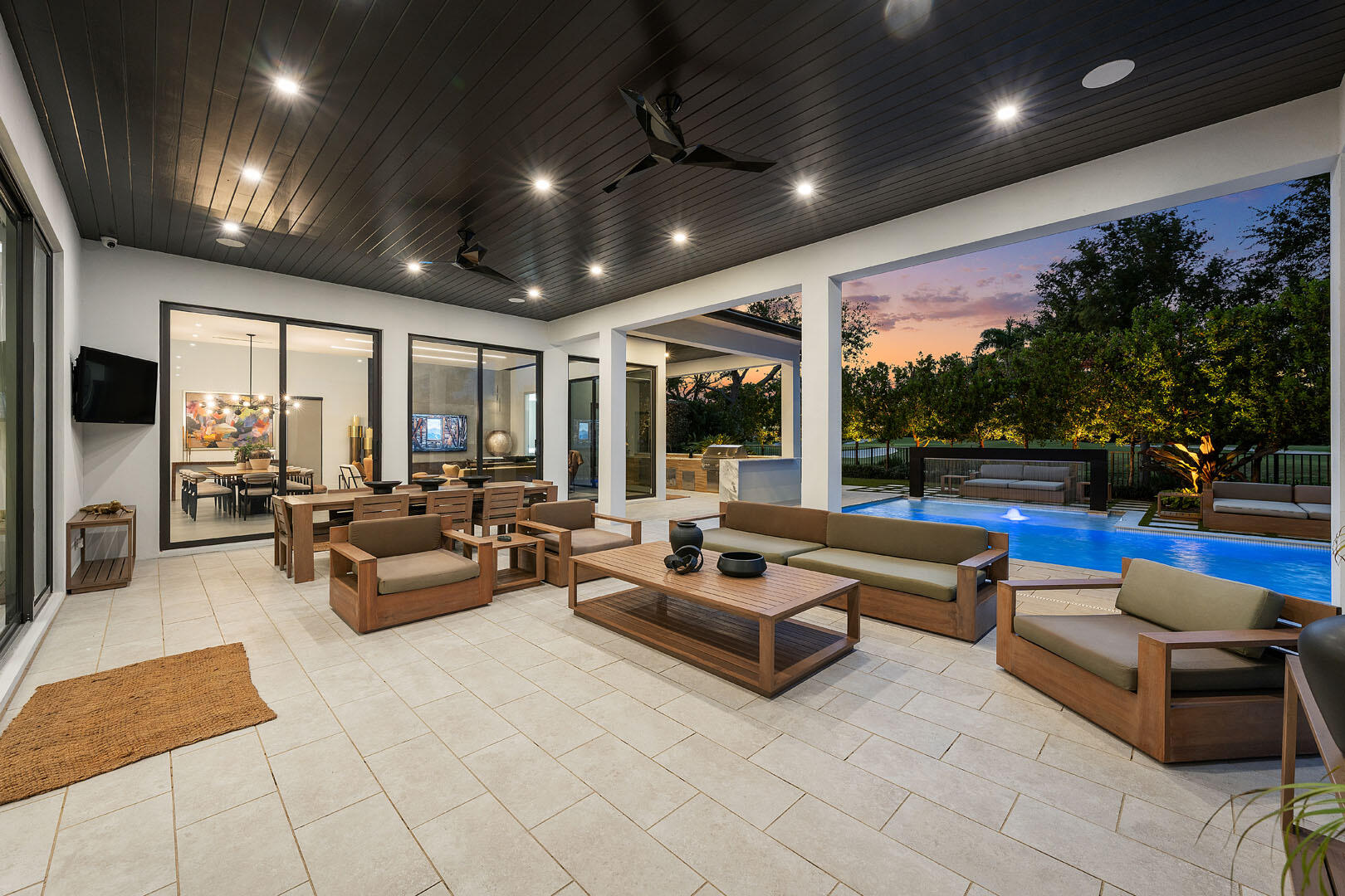 ROYAL PALM YACHT & COUNTRY CLUB - Residential