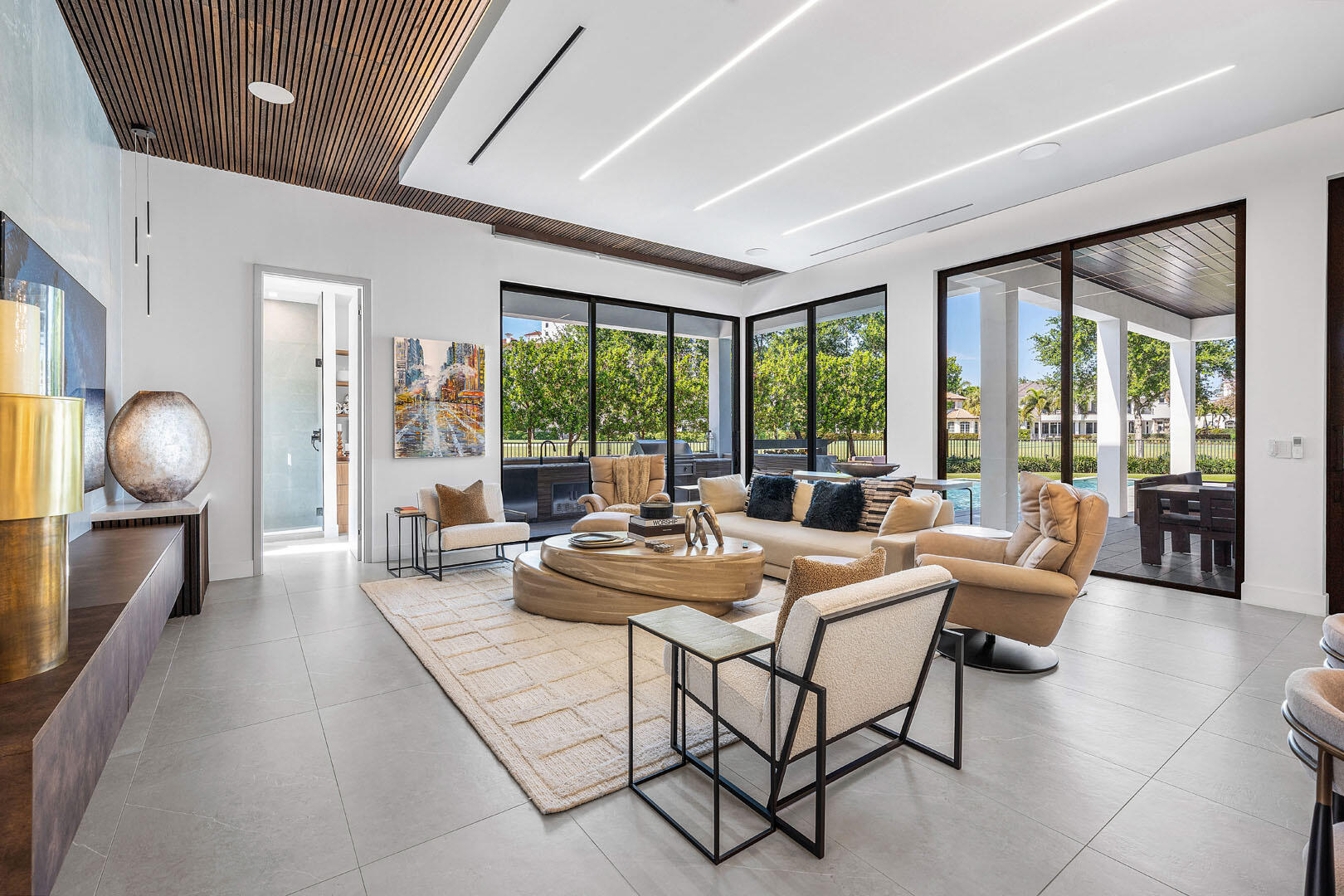 ROYAL PALM YACHT & COUNTRY CLUB - Residential