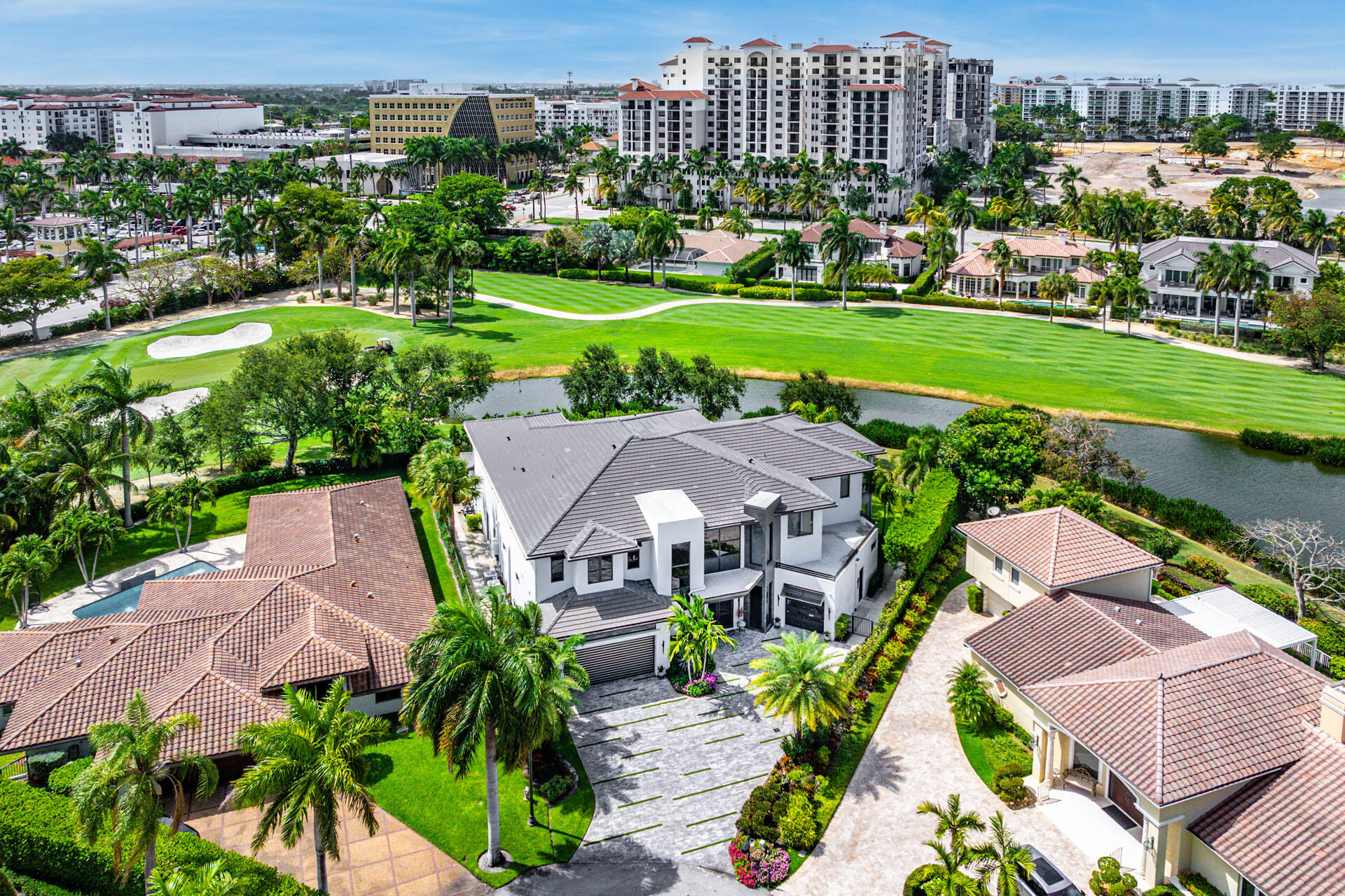 ROYAL PALM YACHT & COUNTRY CLUB - Residential