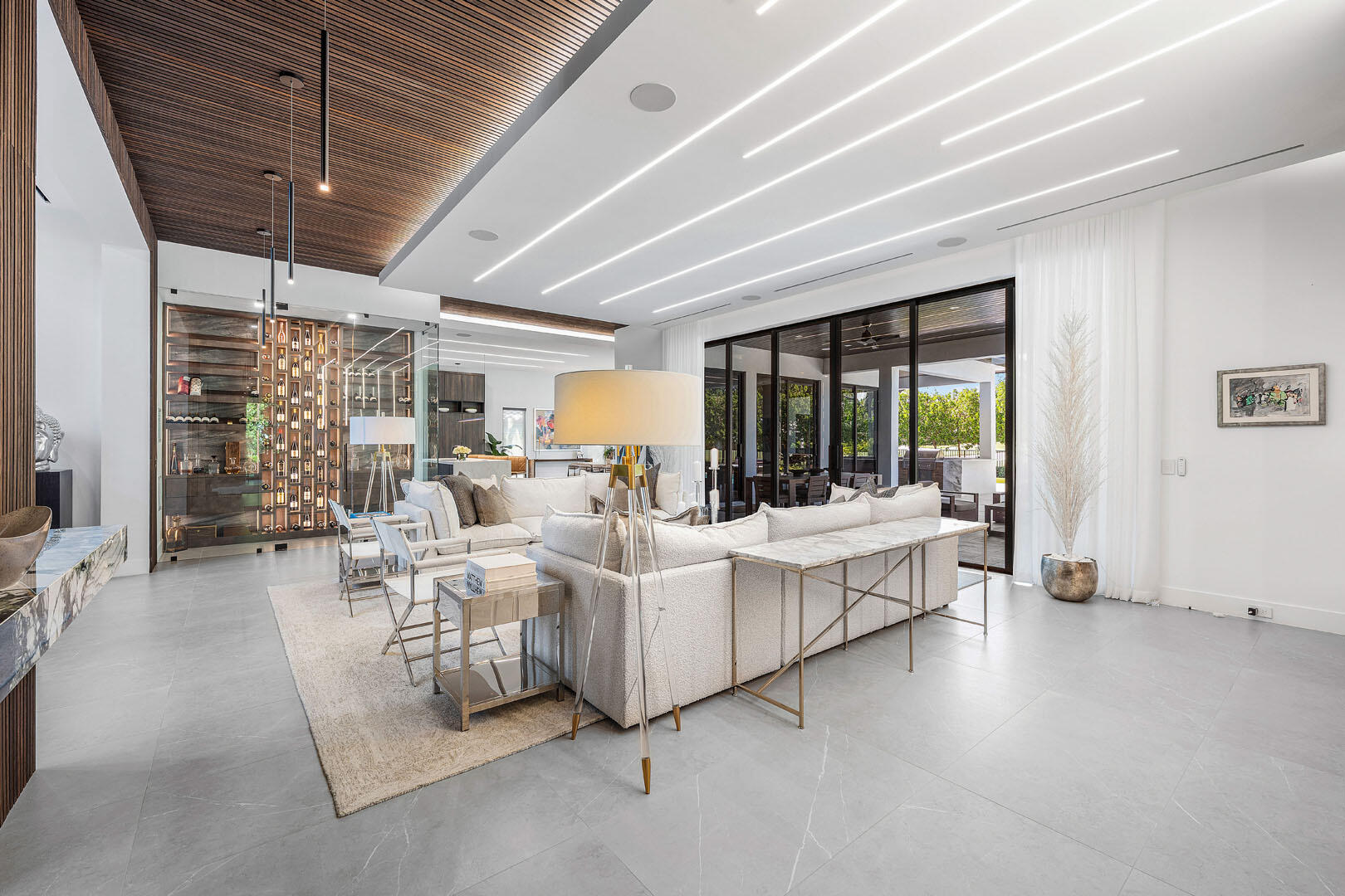 ROYAL PALM YACHT & COUNTRY CLUB - Residential