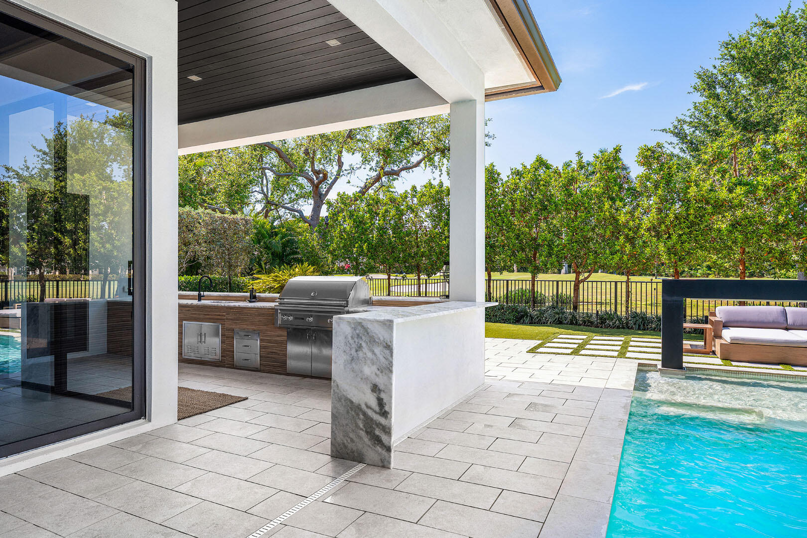 ROYAL PALM YACHT & COUNTRY CLUB - Residential