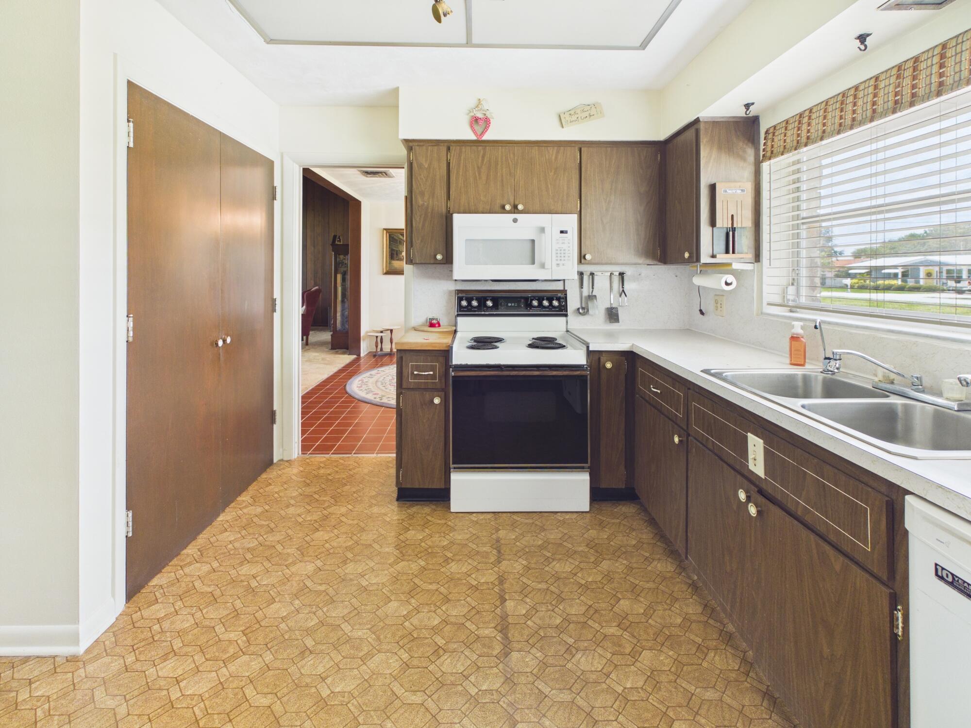 OKEECHOBEE ESTATES 2ND - Residential