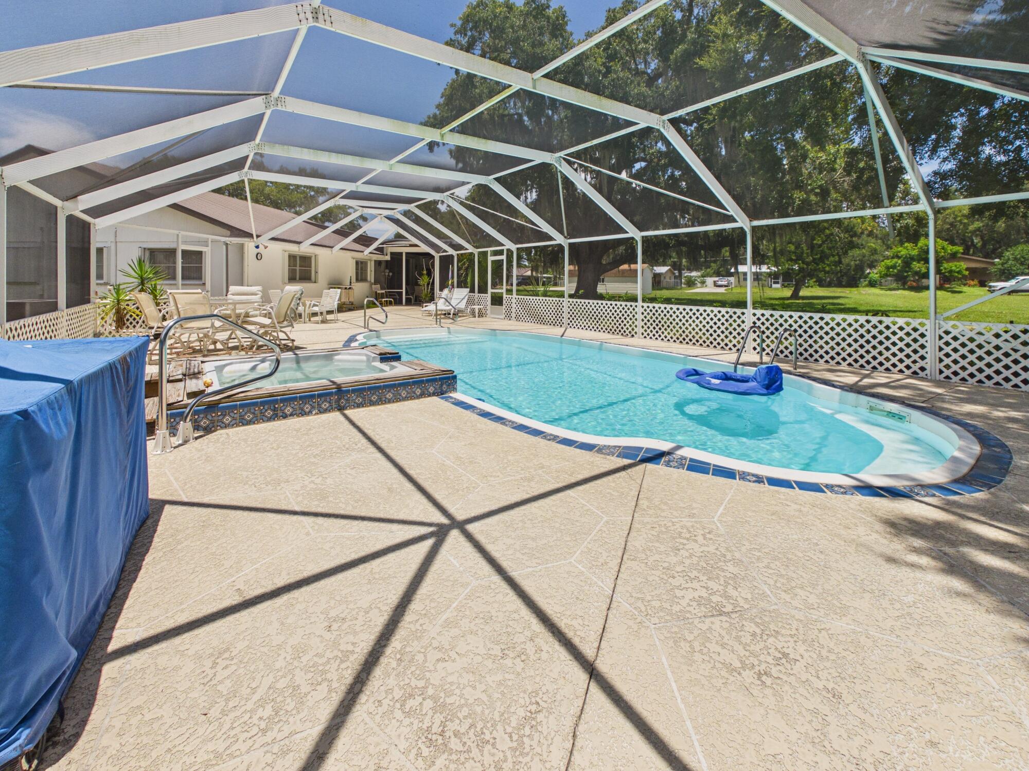 OKEECHOBEE ESTATES 2ND - Residential