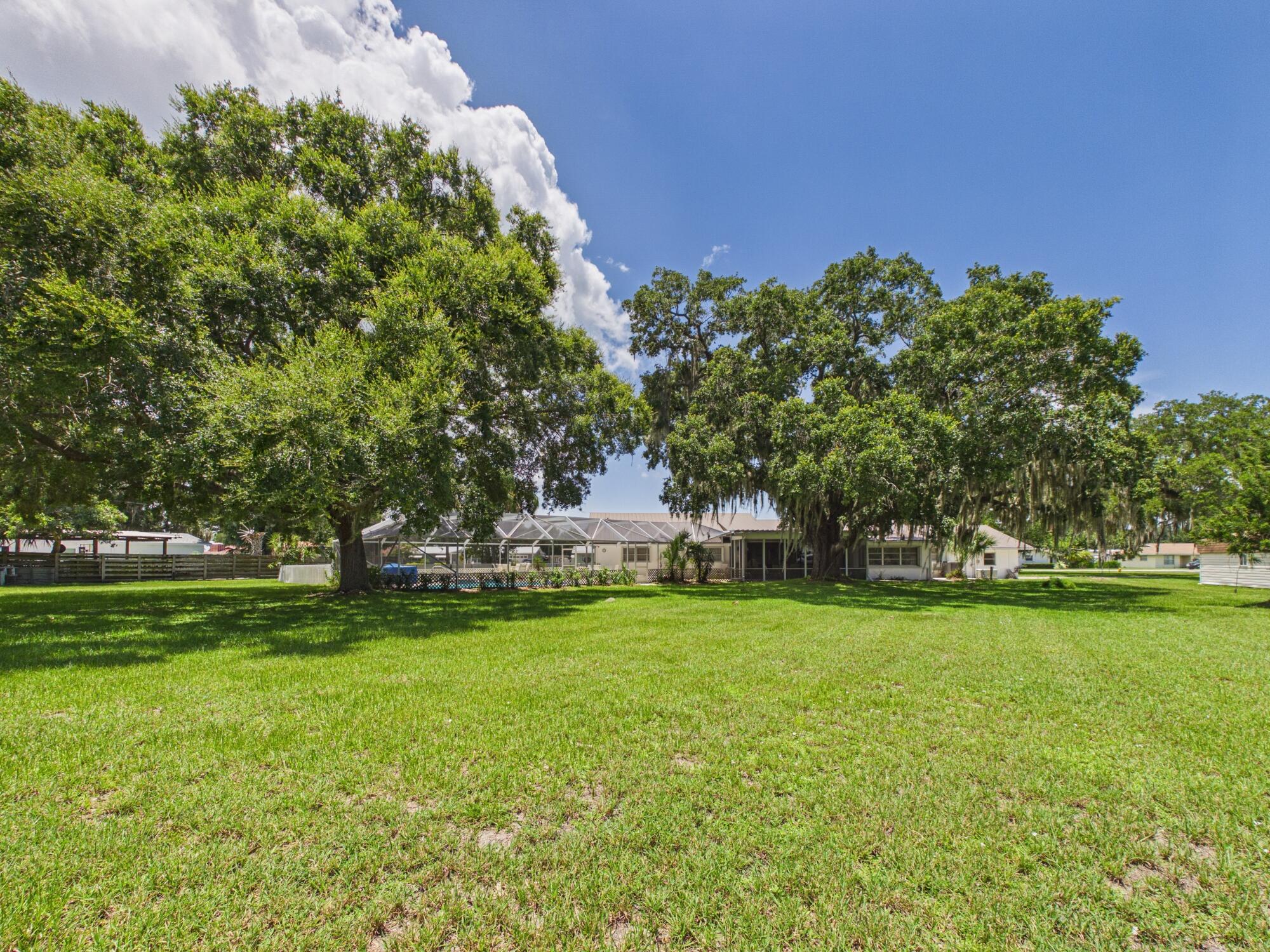 OKEECHOBEE ESTATES 2ND - Residential