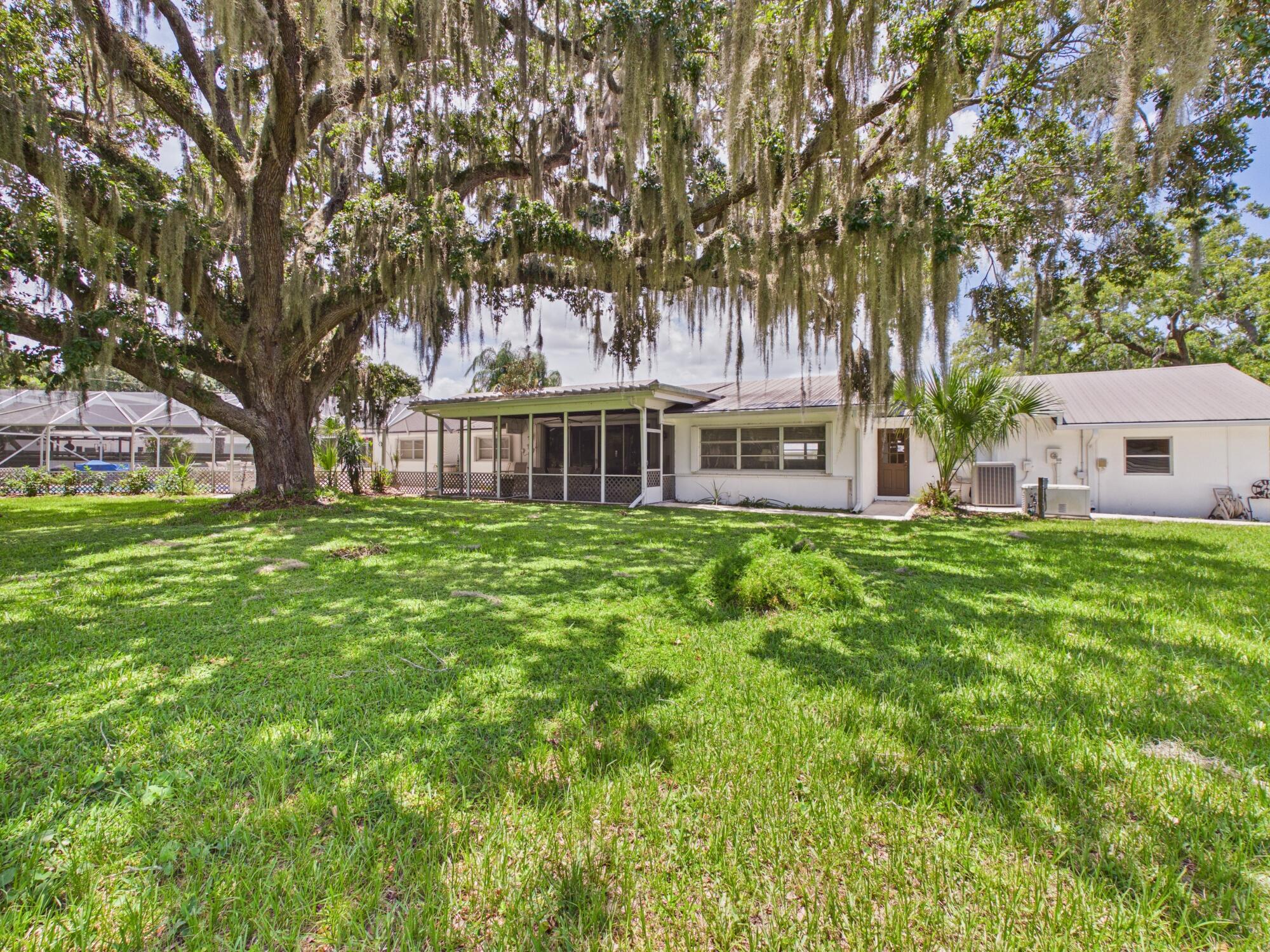 OKEECHOBEE ESTATES 2ND - Residential