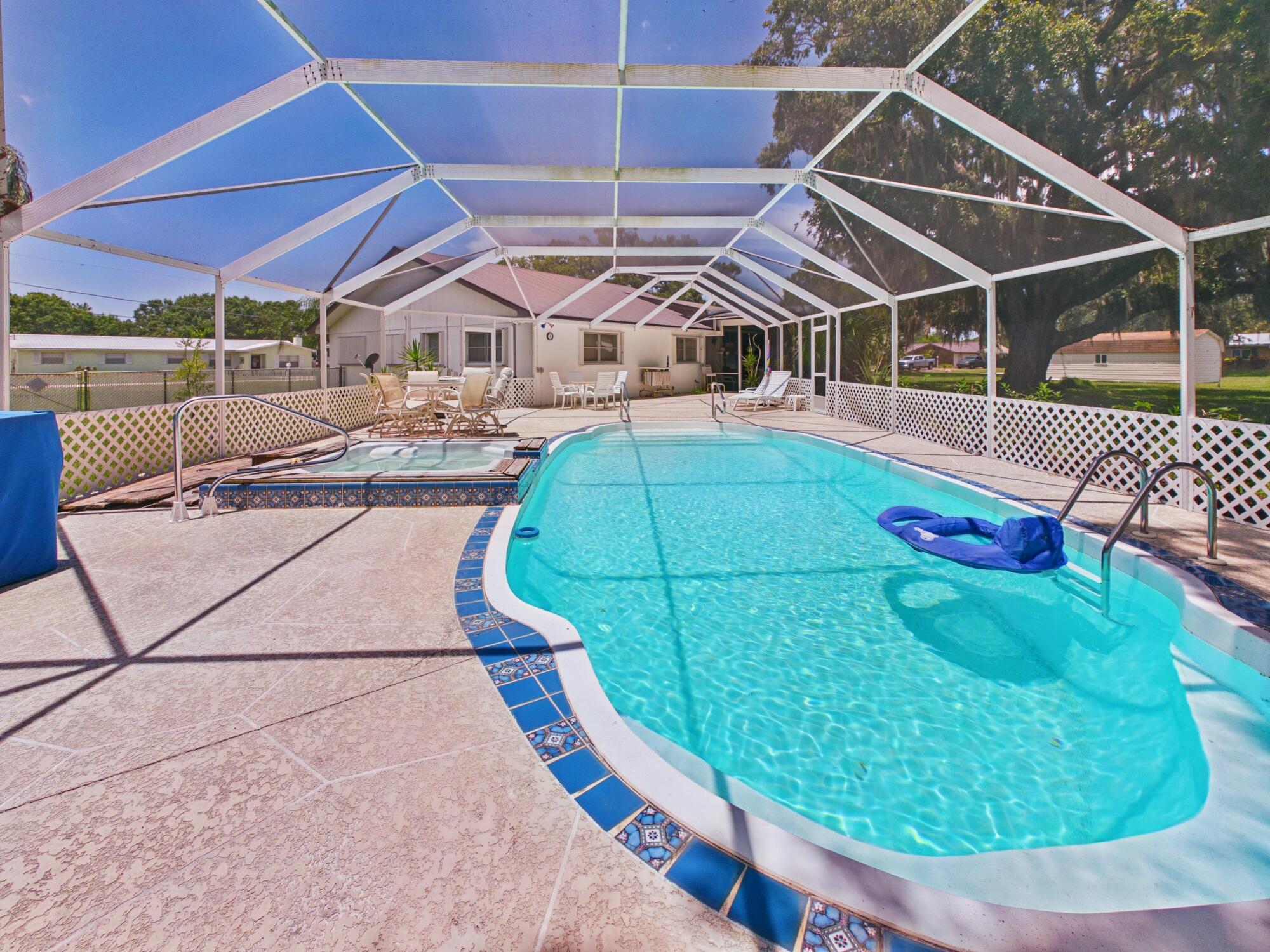 OKEECHOBEE ESTATES 2ND - Residential