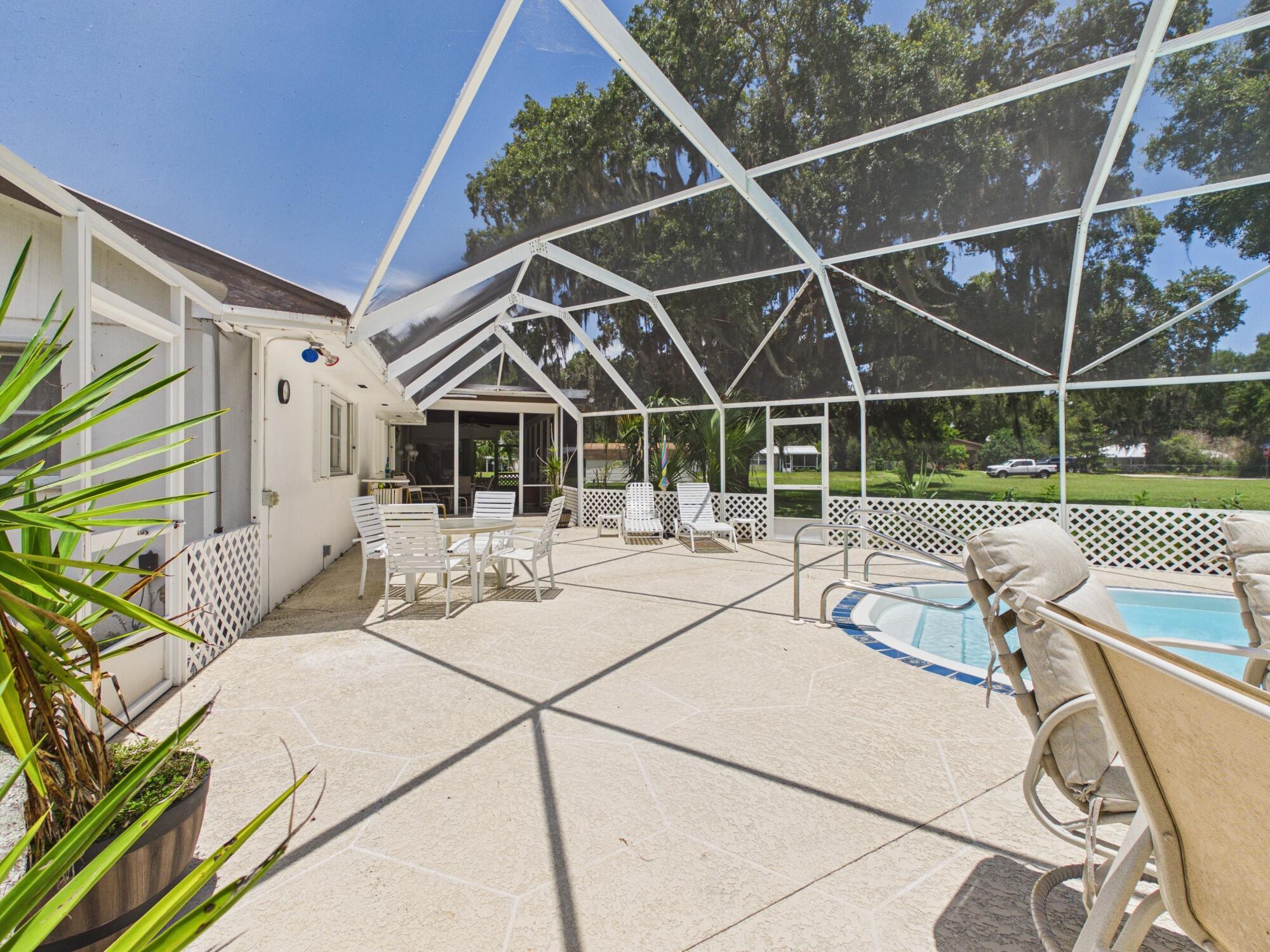 OKEECHOBEE ESTATES 2ND - Residential
