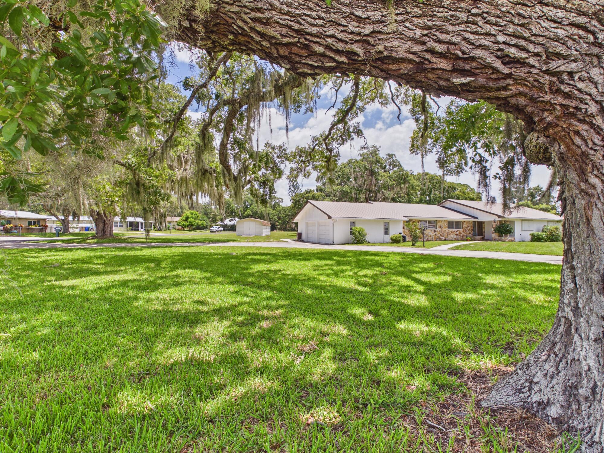 OKEECHOBEE ESTATES 2ND - Residential
