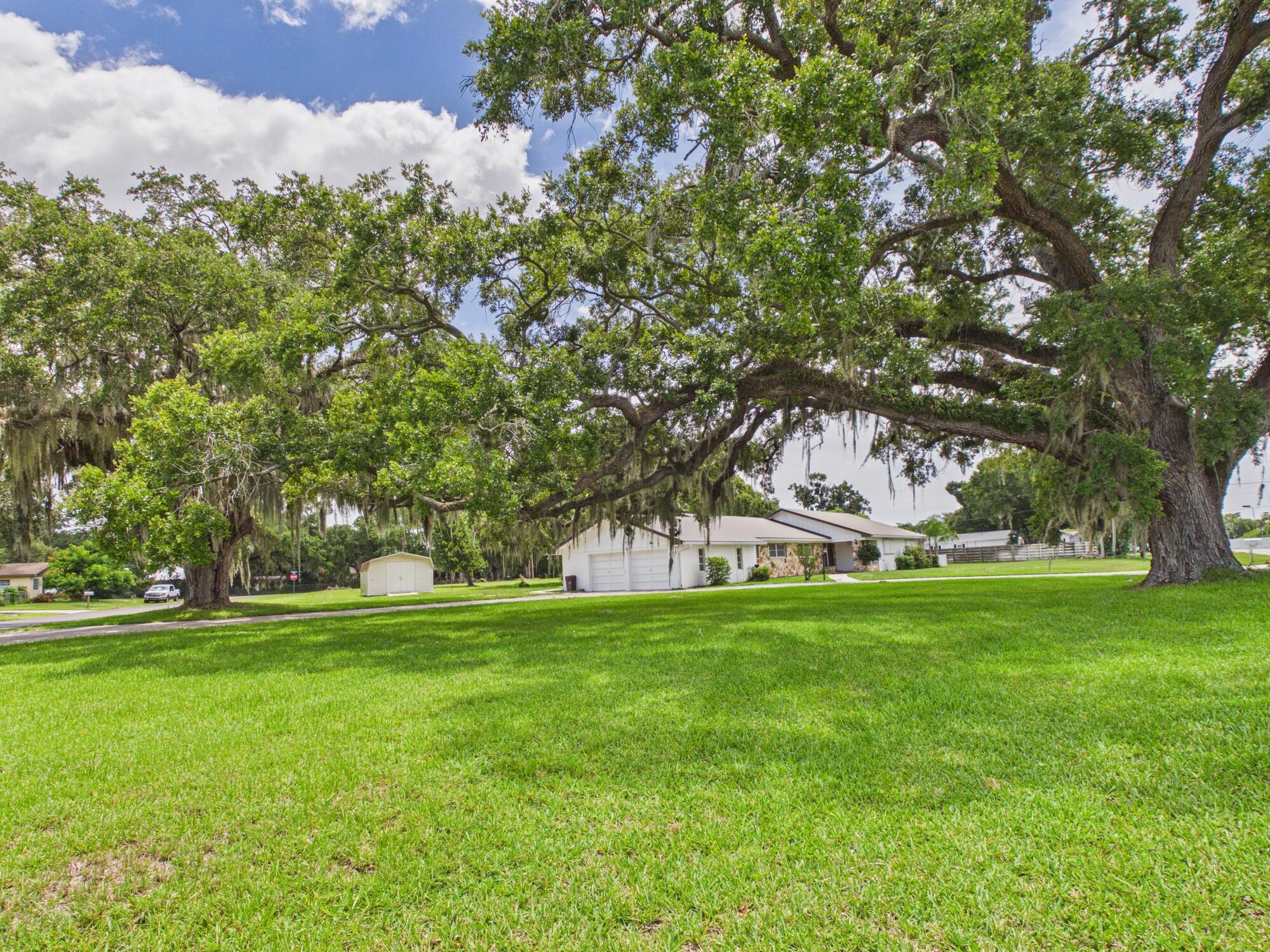 OKEECHOBEE ESTATES 2ND - Residential