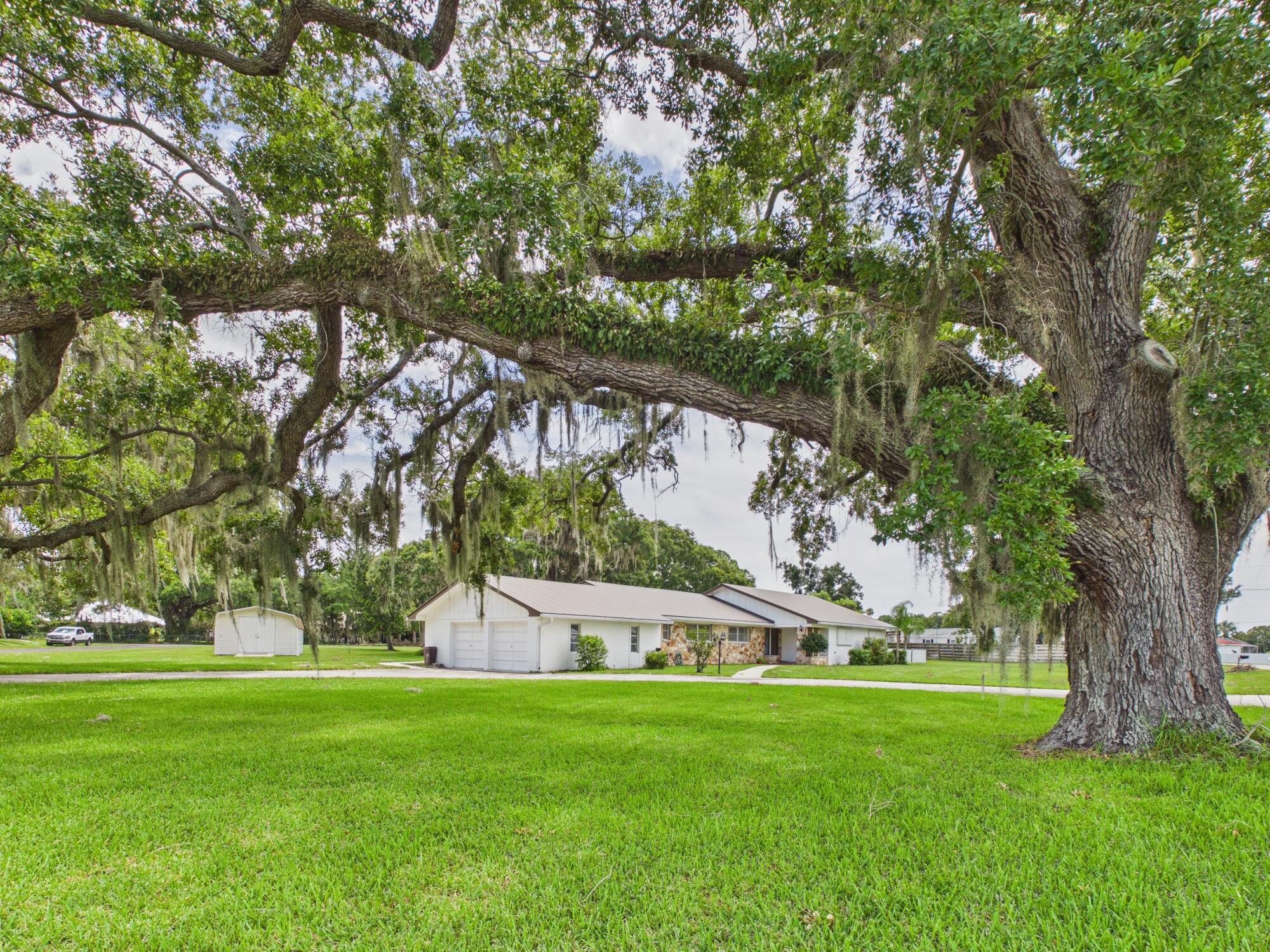 OKEECHOBEE ESTATES 2ND - Residential