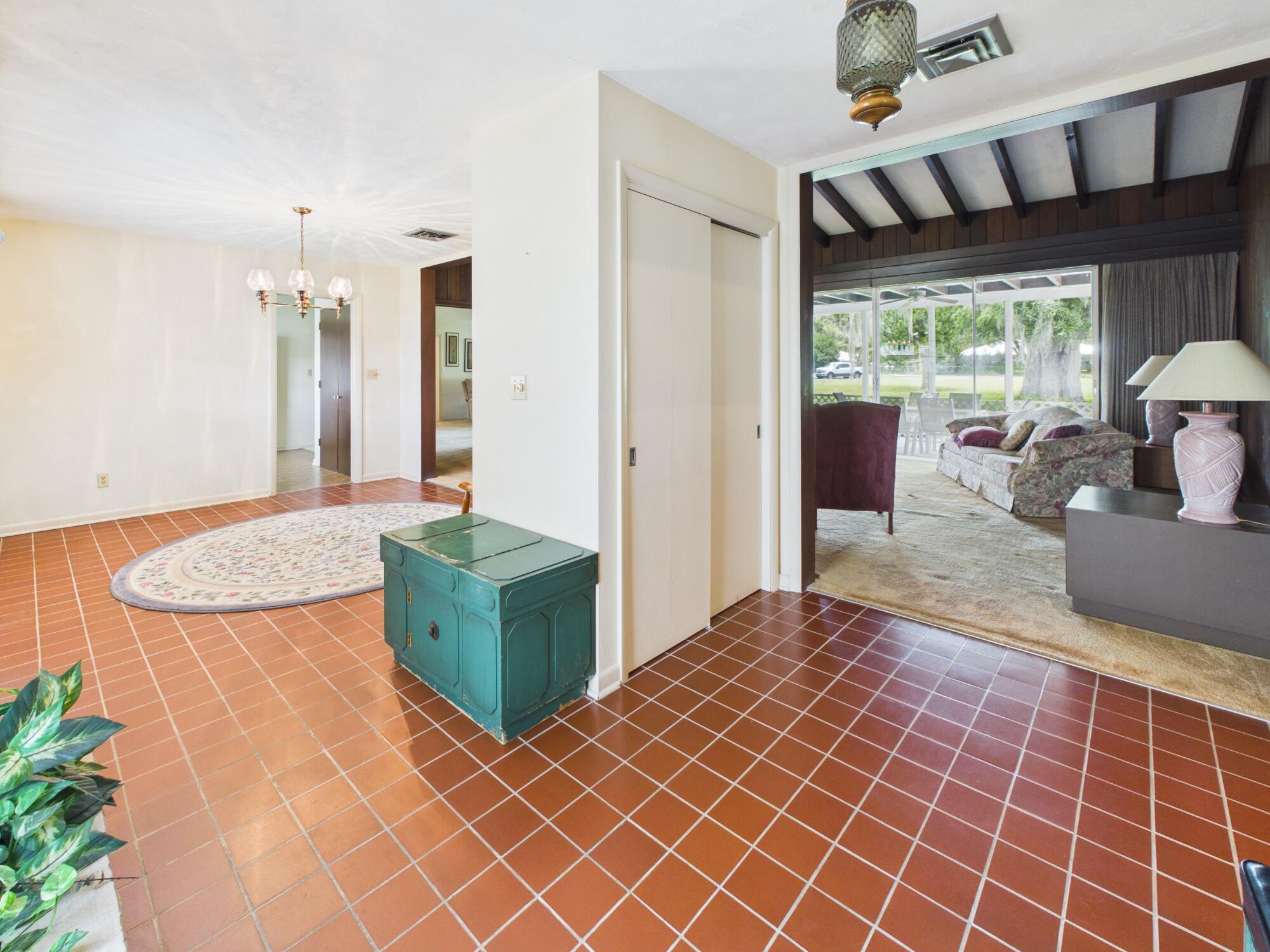 OKEECHOBEE ESTATES 2ND - Residential