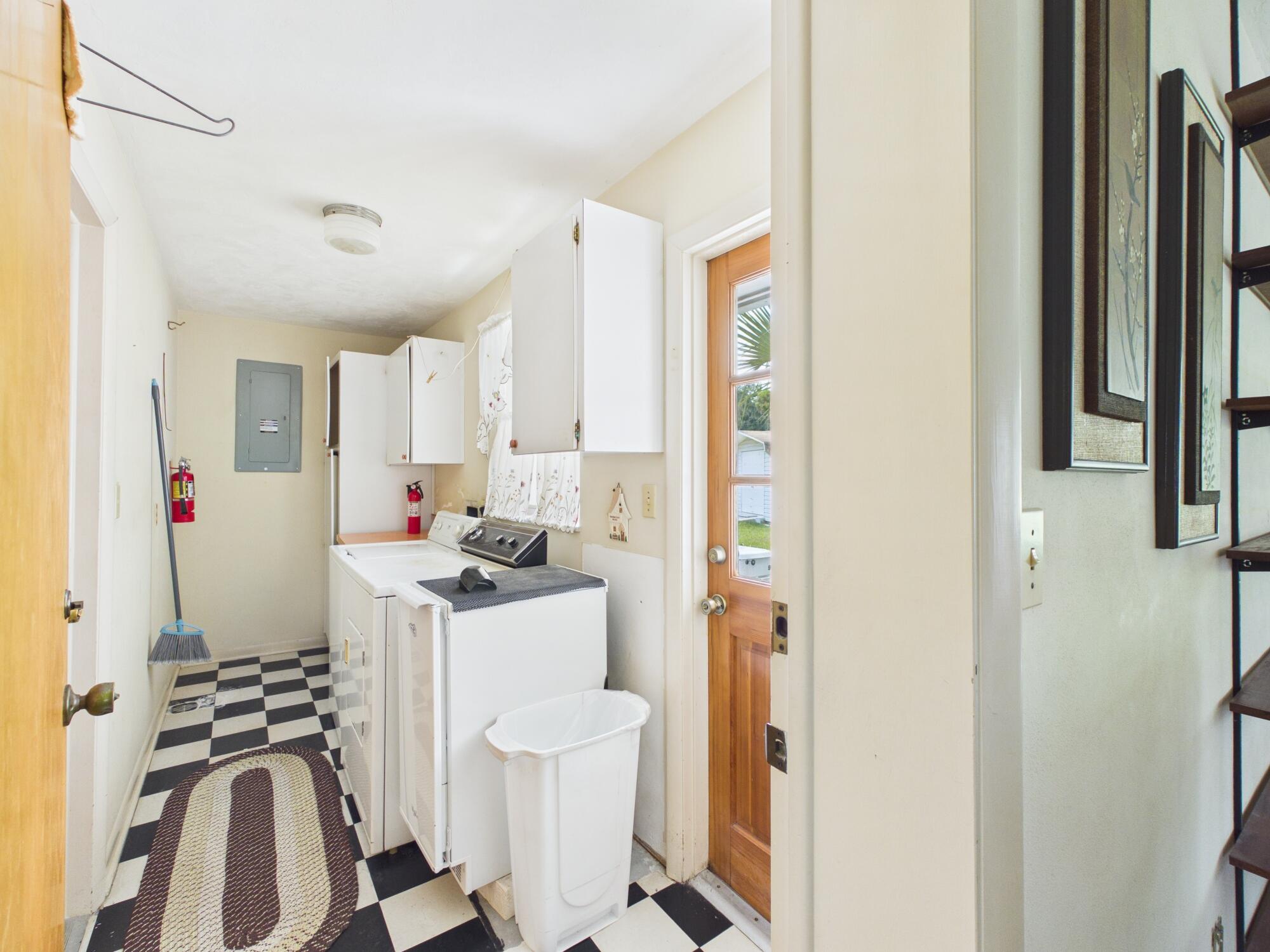 OKEECHOBEE ESTATES 2ND - Residential