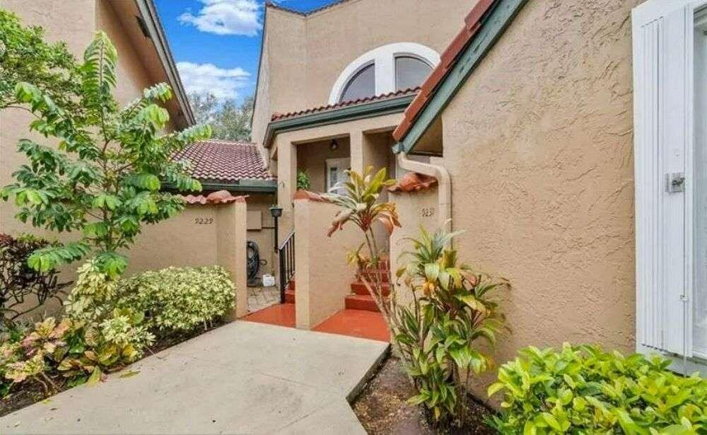 Spacious 1,342sf 2 bed/2.5 bath townhome in Lakeview Courts, the community in the heart of Plantation. Tile and Vinyl flooring with carpet on the staircase. Modern kitchen with stainless steel appliances. Generous primary suite with large walk-in in closet & private sundeck. Small office space on 1st floor, great for remote work. 2 parking spots. LG WashTower. No need for Cable TV a Channel Master antenna provides free HDTV, 90+ Channels. No polybutylene plumbing, copper plumbing installed throughout in 2016. New 3 Ton Central A/C with Heat installed September 2025. Nearby schools. HOA fee is $242 a month and includes roof repairs. Community amenities include clubhouse, pool, fitness center playground and so much more. Supermarket nearby.