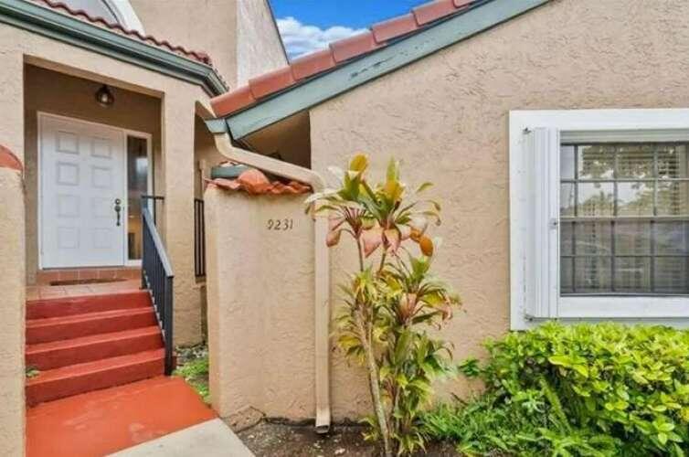 Lakeview Courts at Jacaranda - Residential