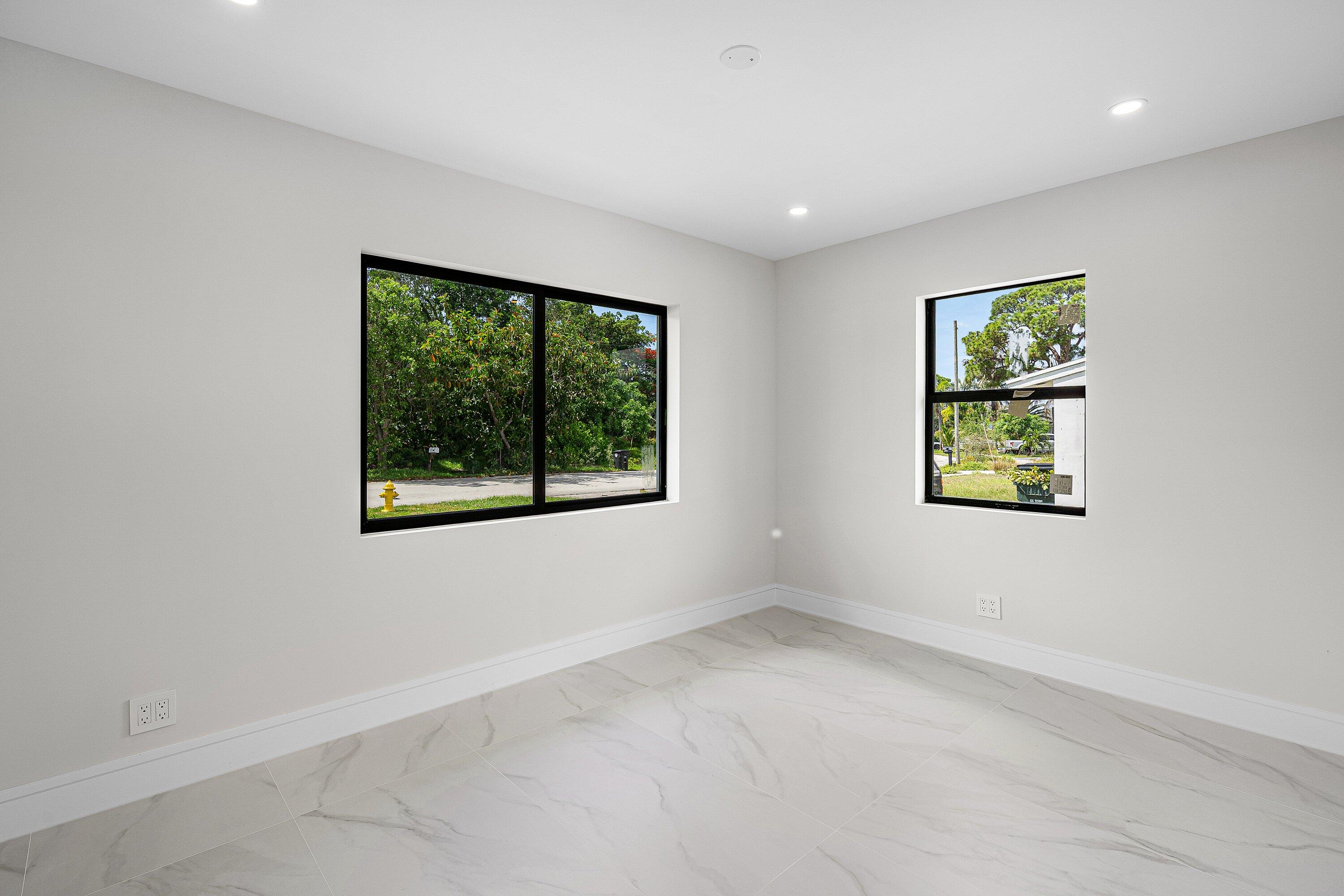 LAKE OSBORNE TERRACE - Residential