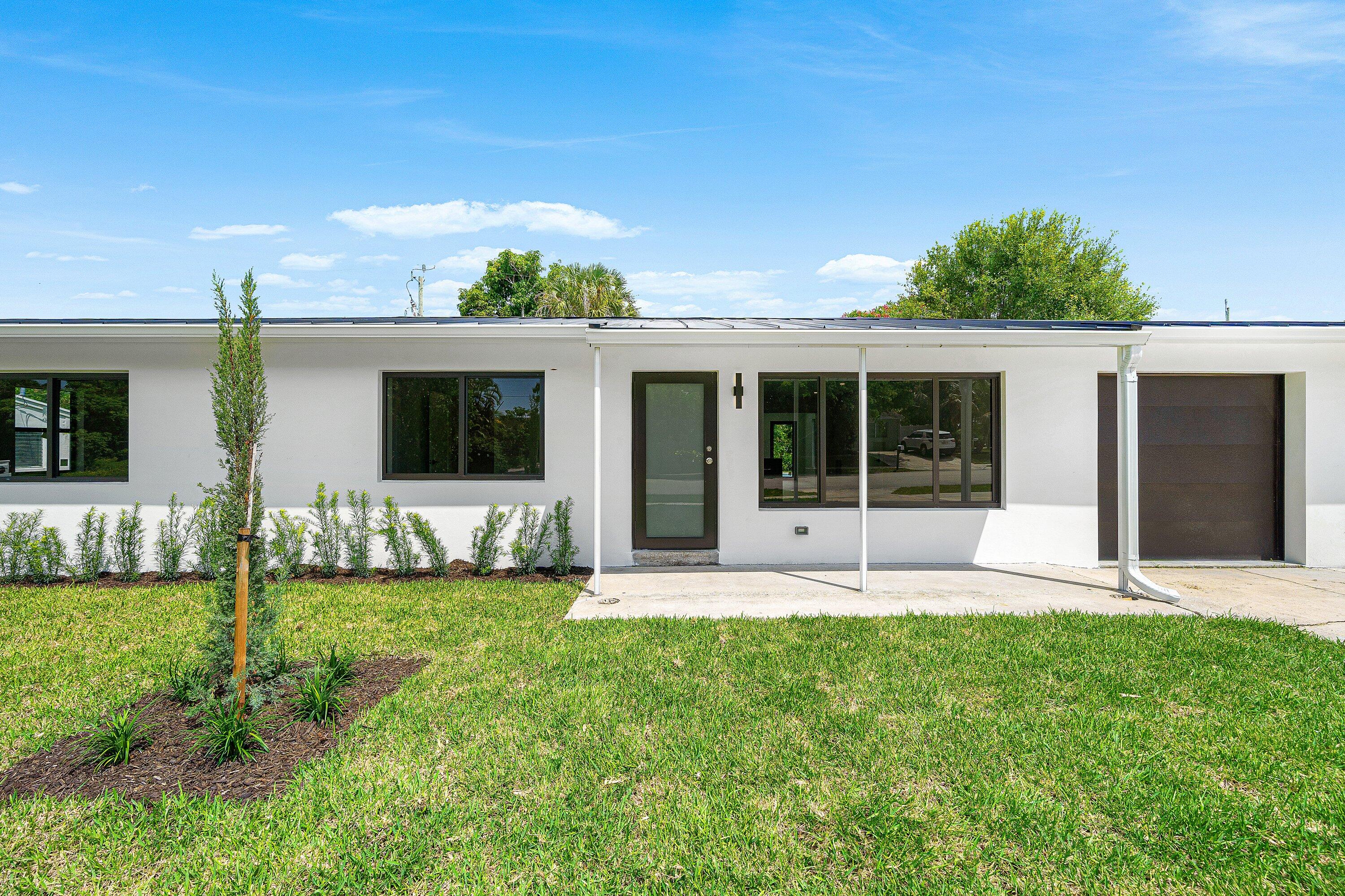 LAKE OSBORNE TERRACE - Residential
