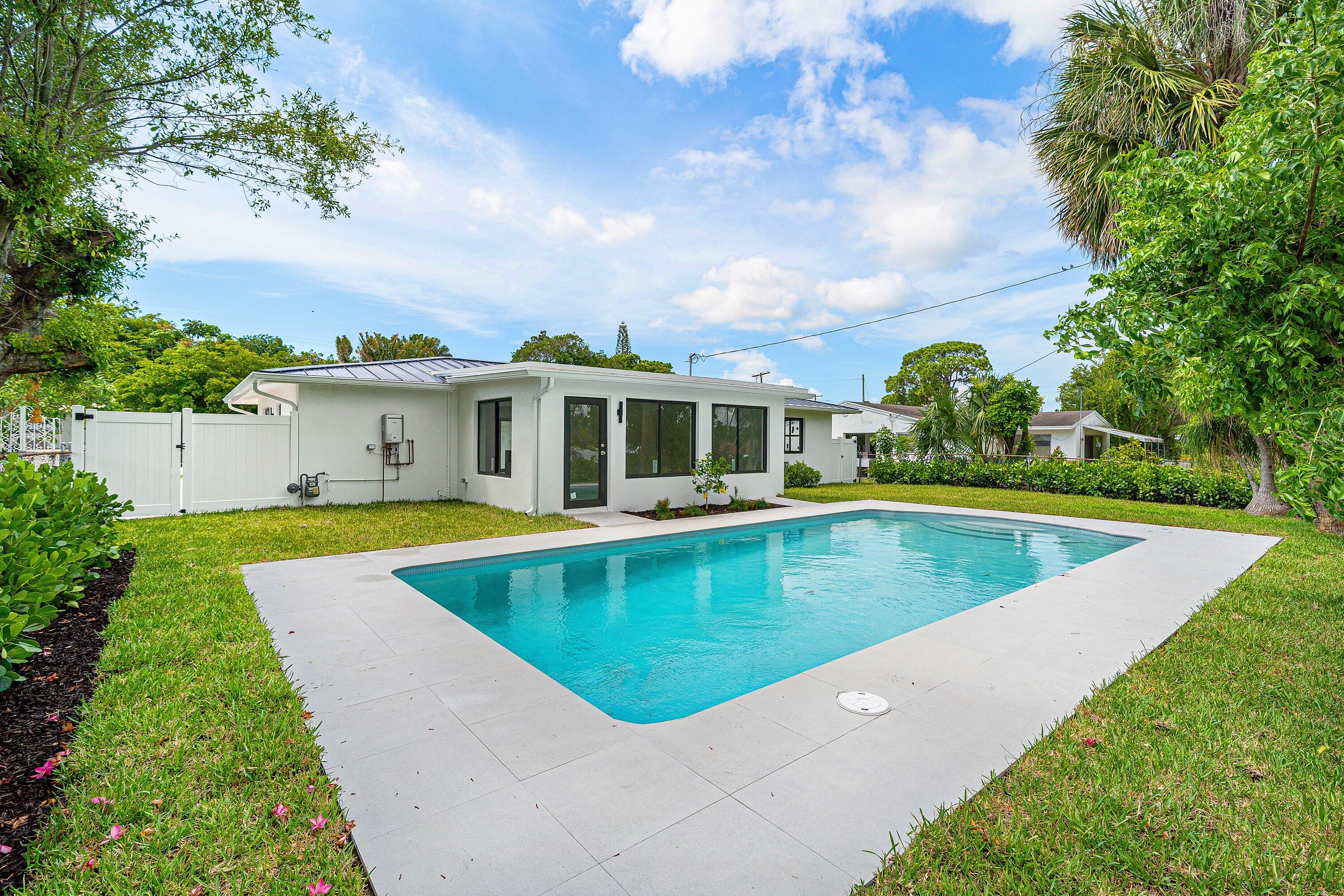 LAKE OSBORNE TERRACE - Residential