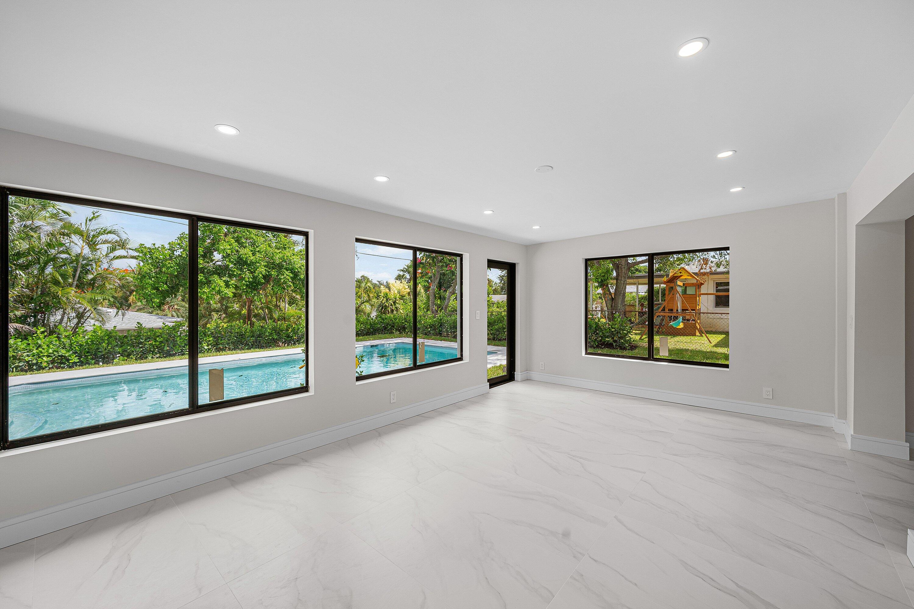 LAKE OSBORNE TERRACE - Residential