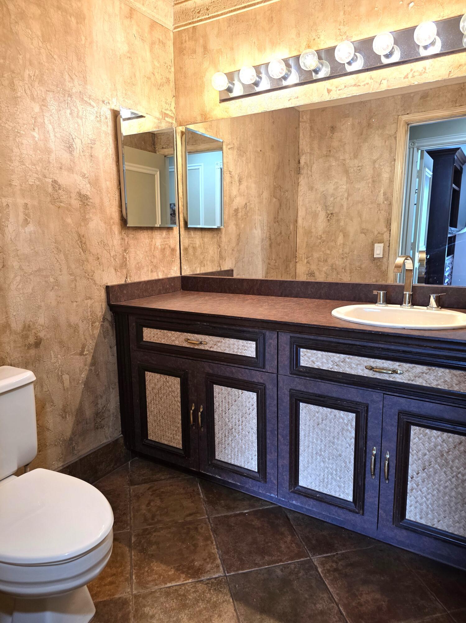 Island Lakes - Residential Lease