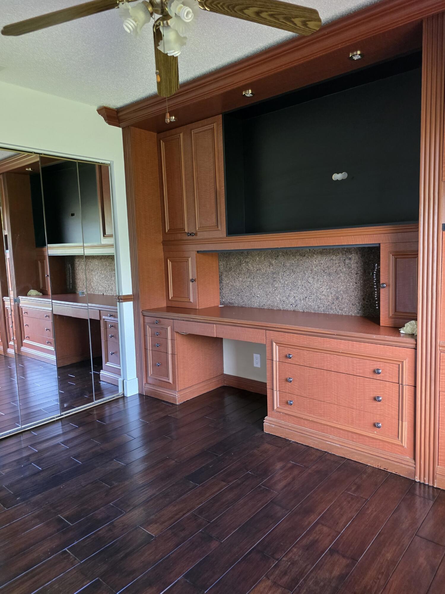 Island Lakes - Residential Lease