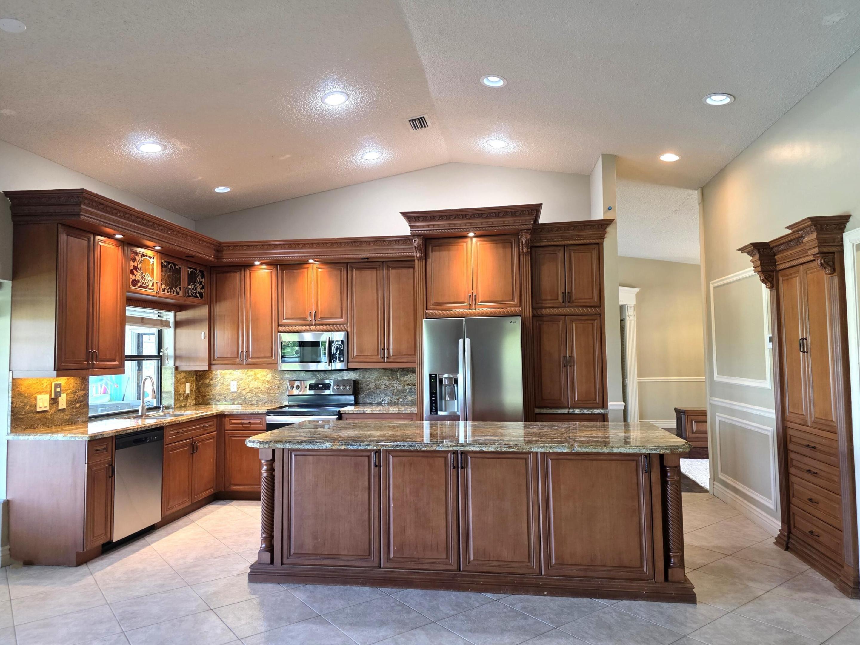 Island Lakes - Residential Lease