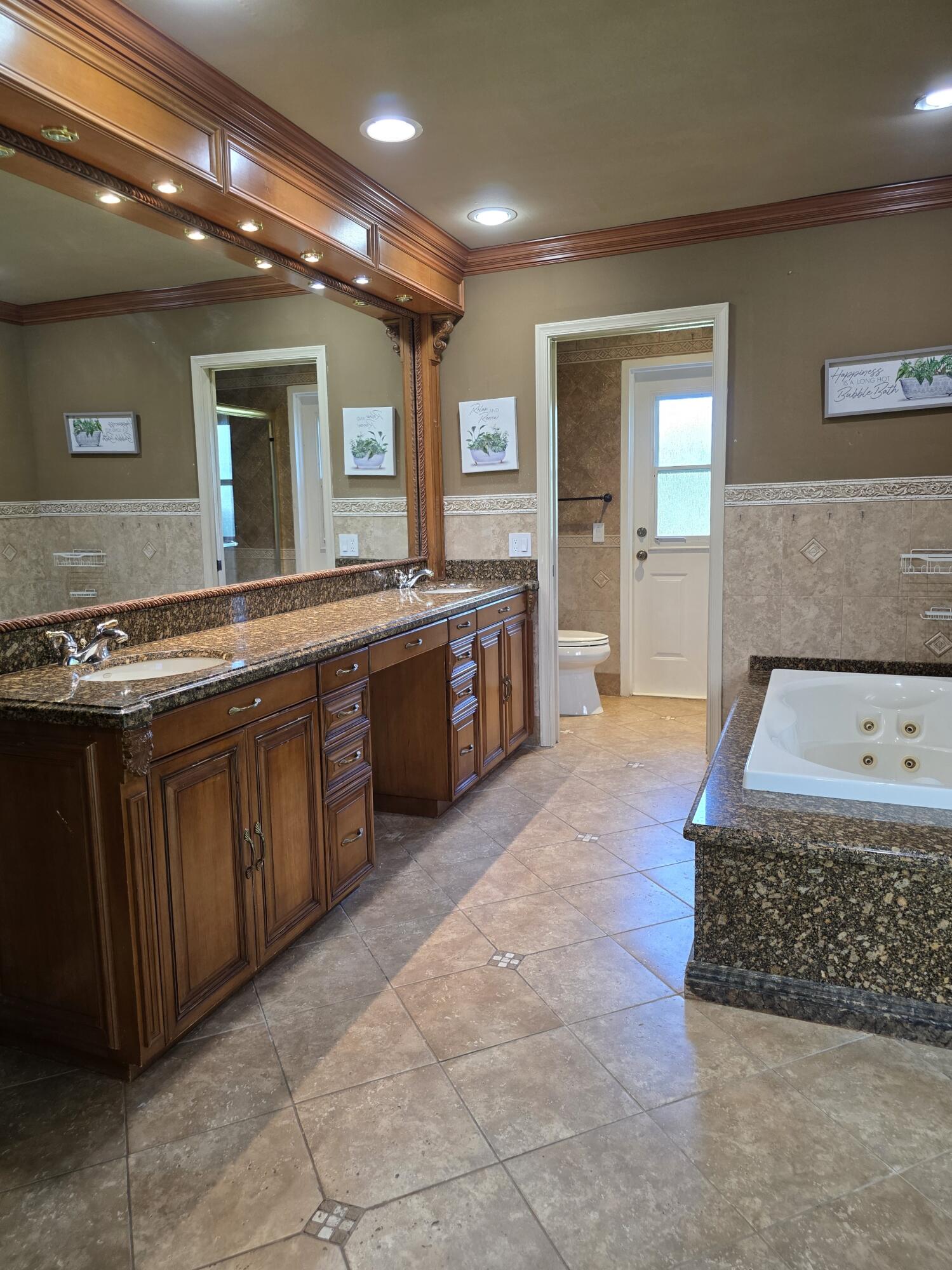 Island Lakes - Residential Lease