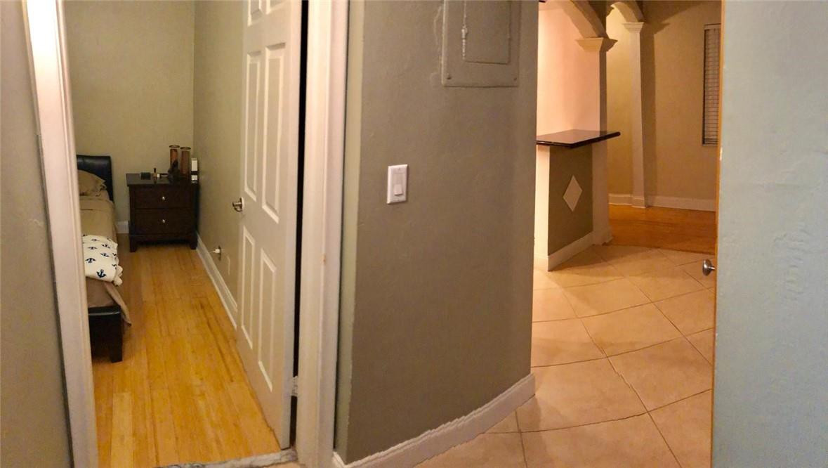VICTORIA COURTS CONDO - Residential Lease