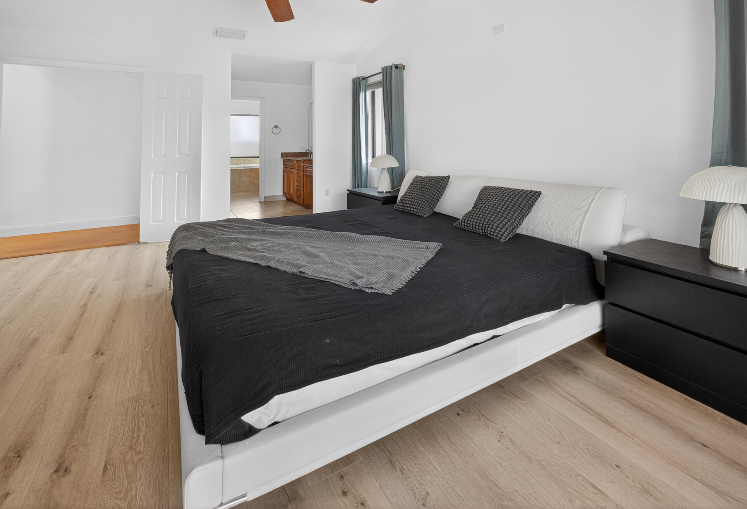 GREENVIEW SHORES 2 OF WELLINGTON - Residential Lease