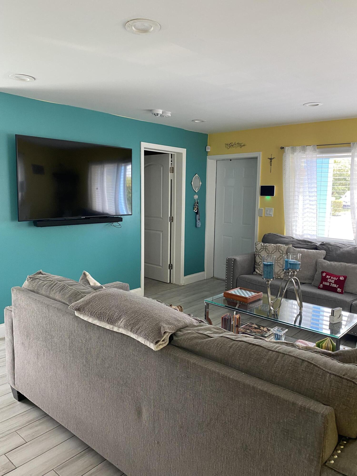 LAKE WORTH TOWN OF - Residential Income