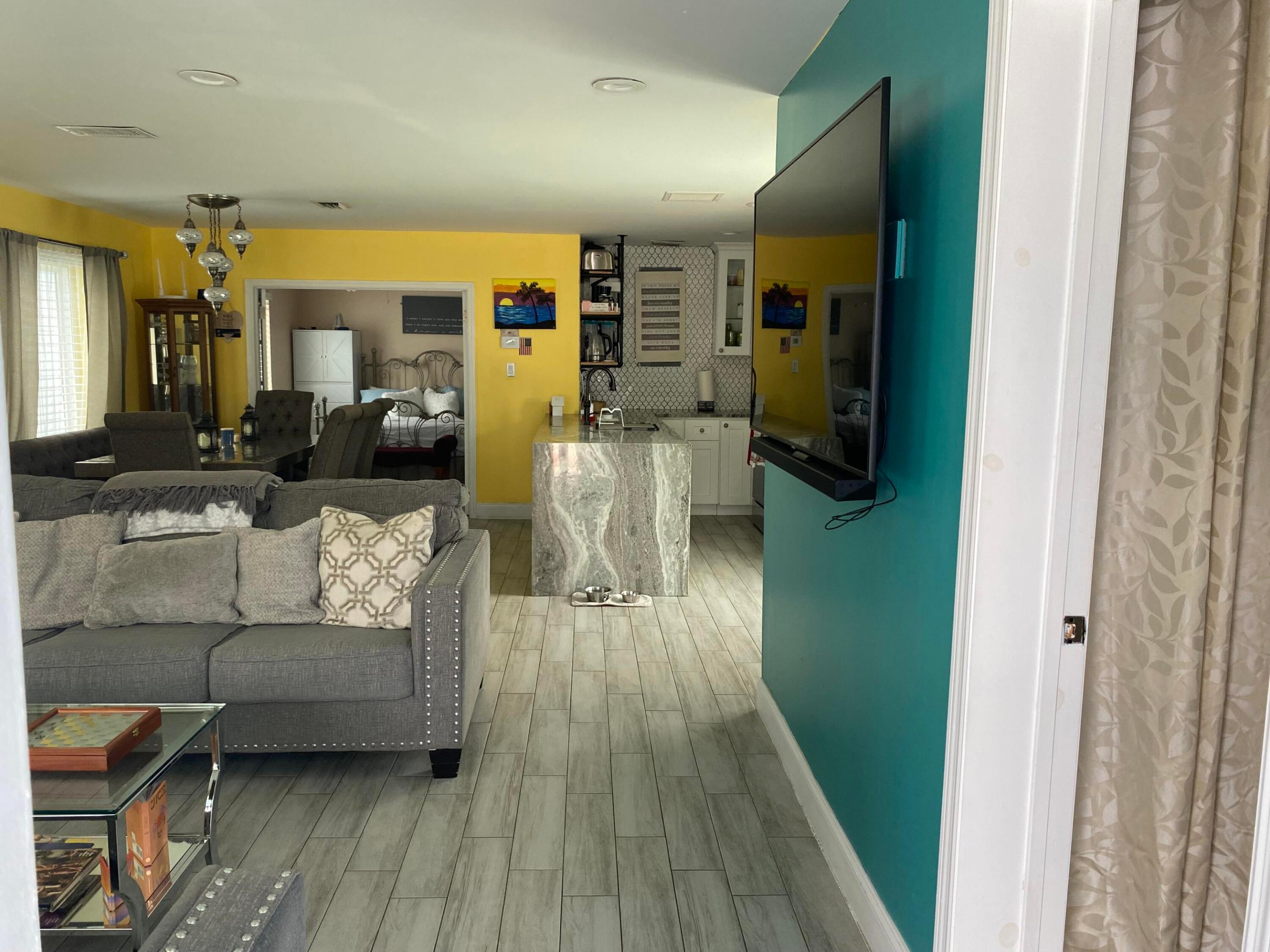 LAKE WORTH TOWN OF - Residential Income