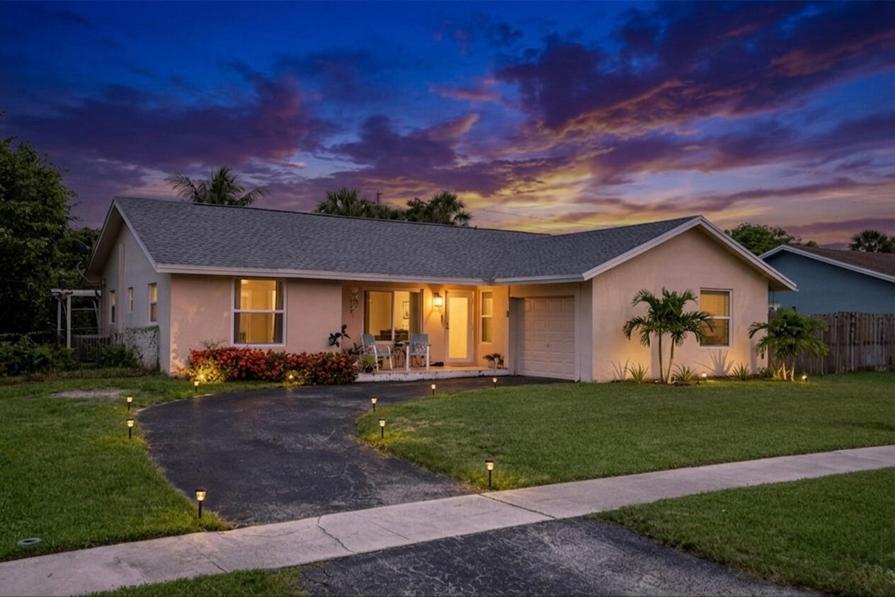 AMERICAN HOMES AT BOCA RATON 7 - Residential