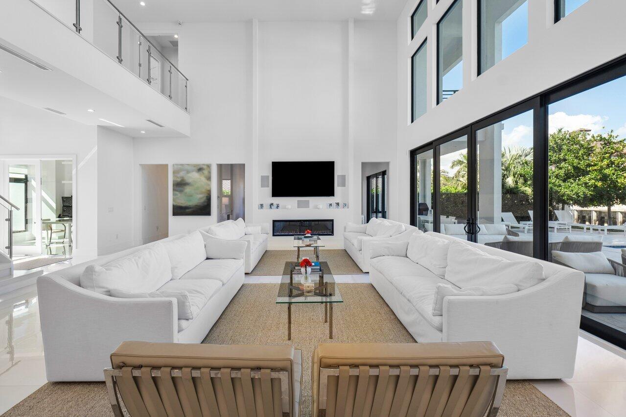 TROPIC ISLE - Residential