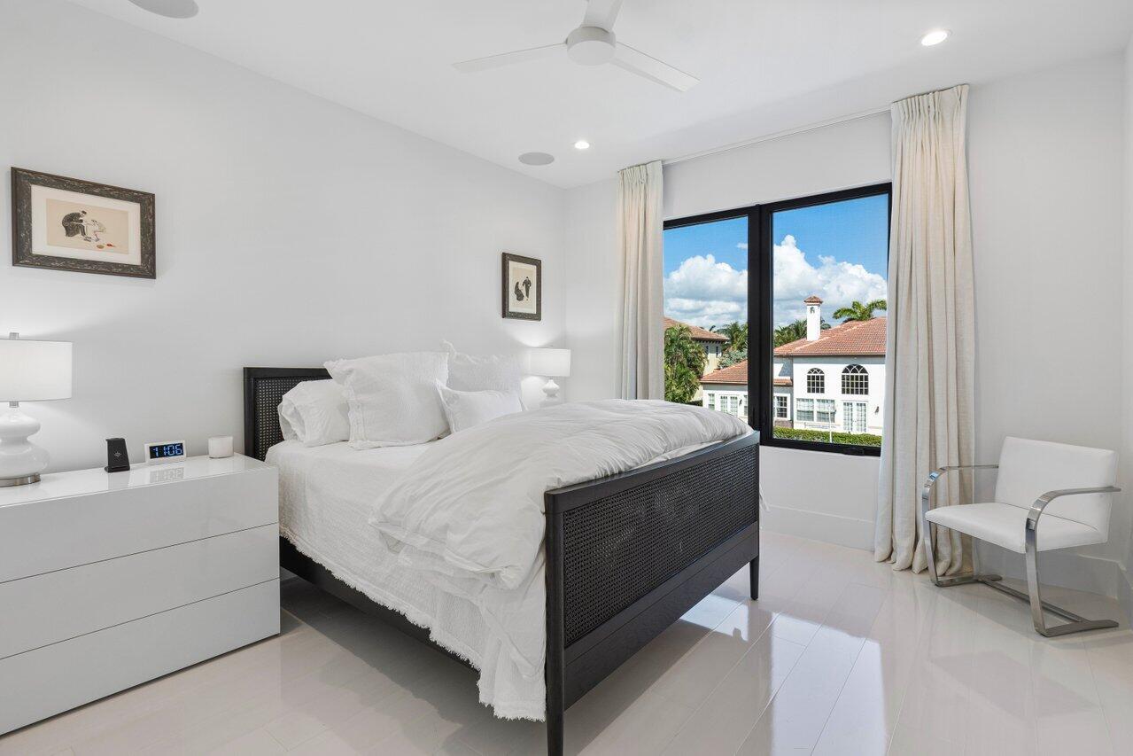 TROPIC ISLE - Residential