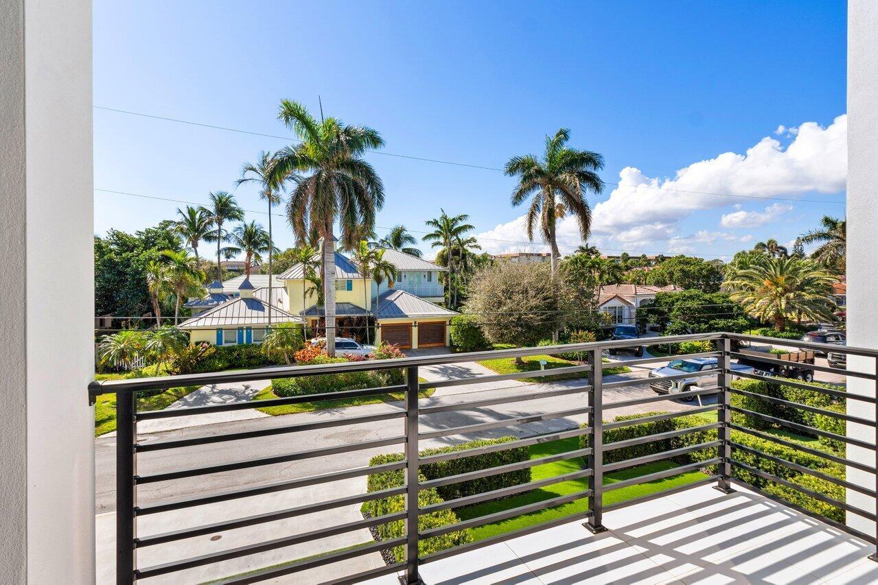 TROPIC ISLE - Residential