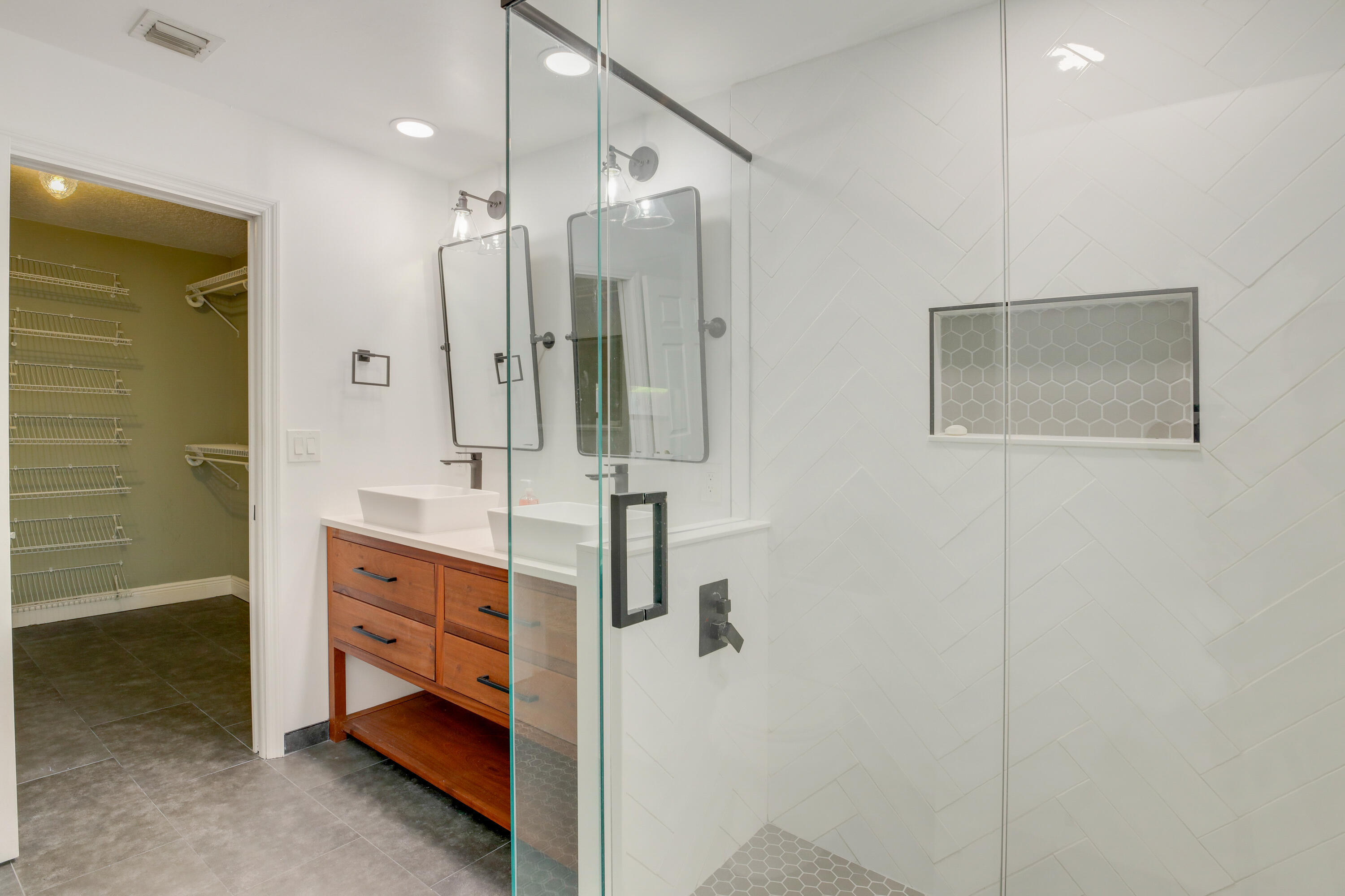 SUGAR POND MANOR OF WELLINGTON - Residential Lease