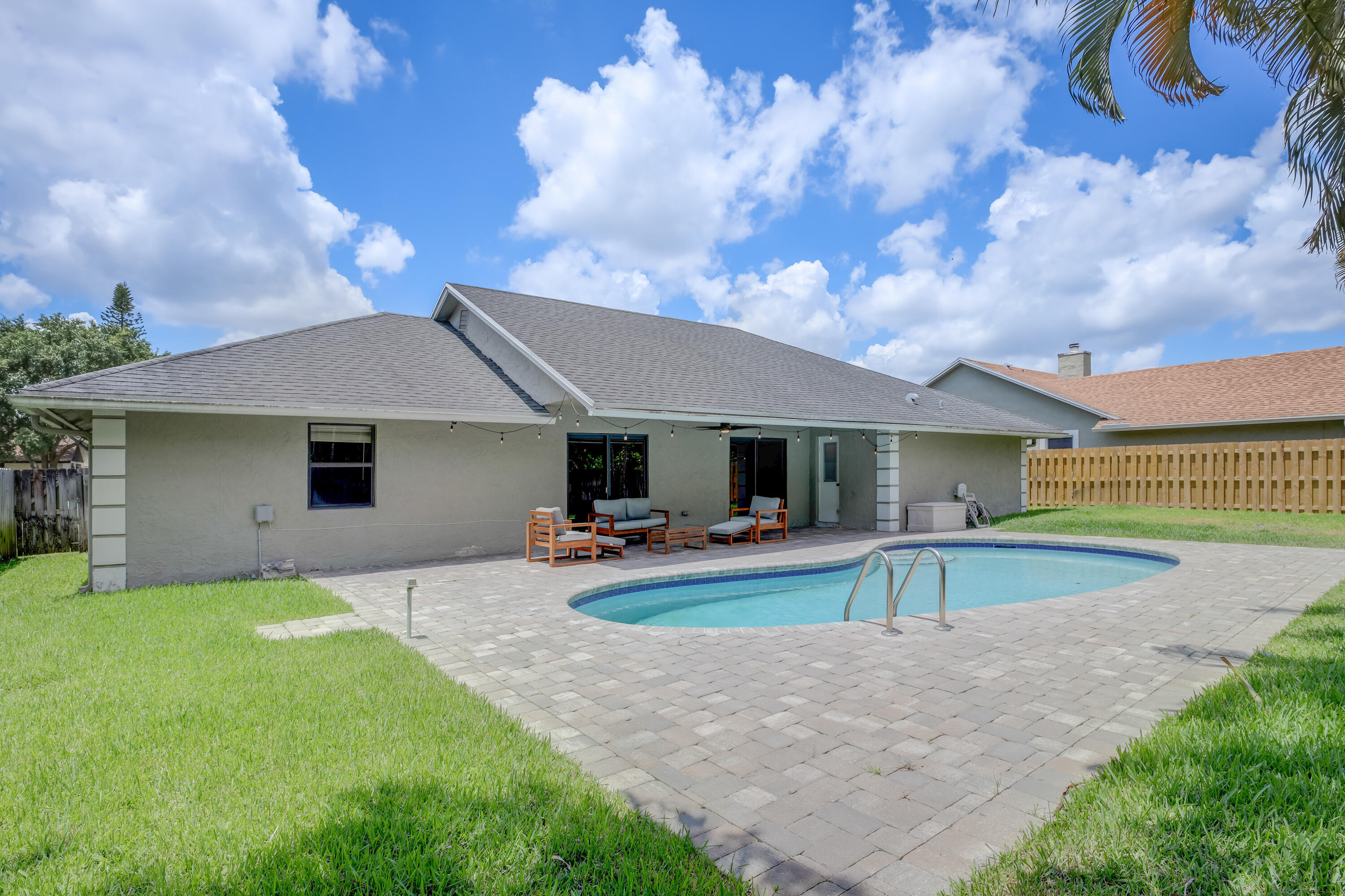 SUGAR POND MANOR OF WELLINGTON - Residential Lease