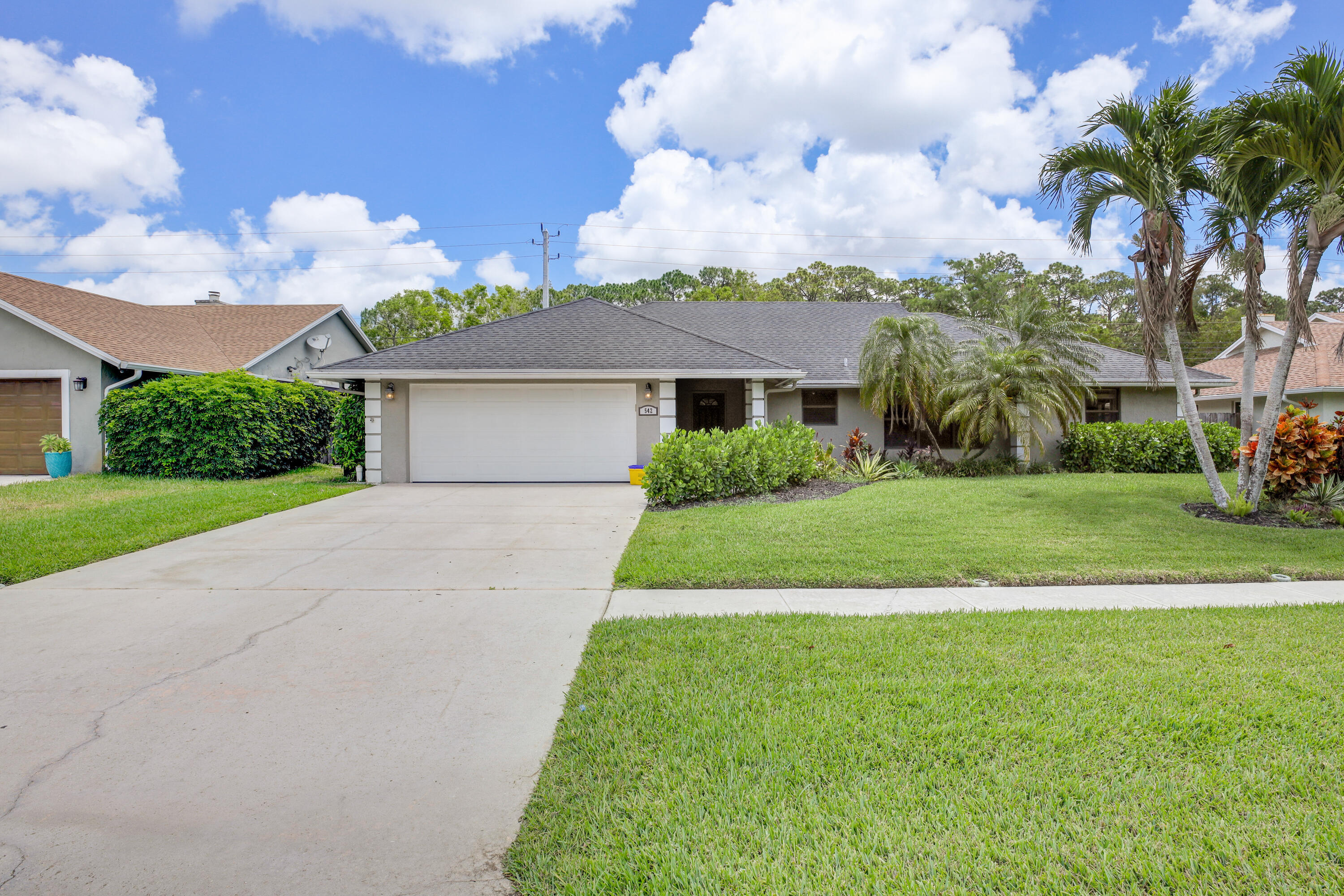 SUGAR POND MANOR OF WELLINGTON - Residential Lease